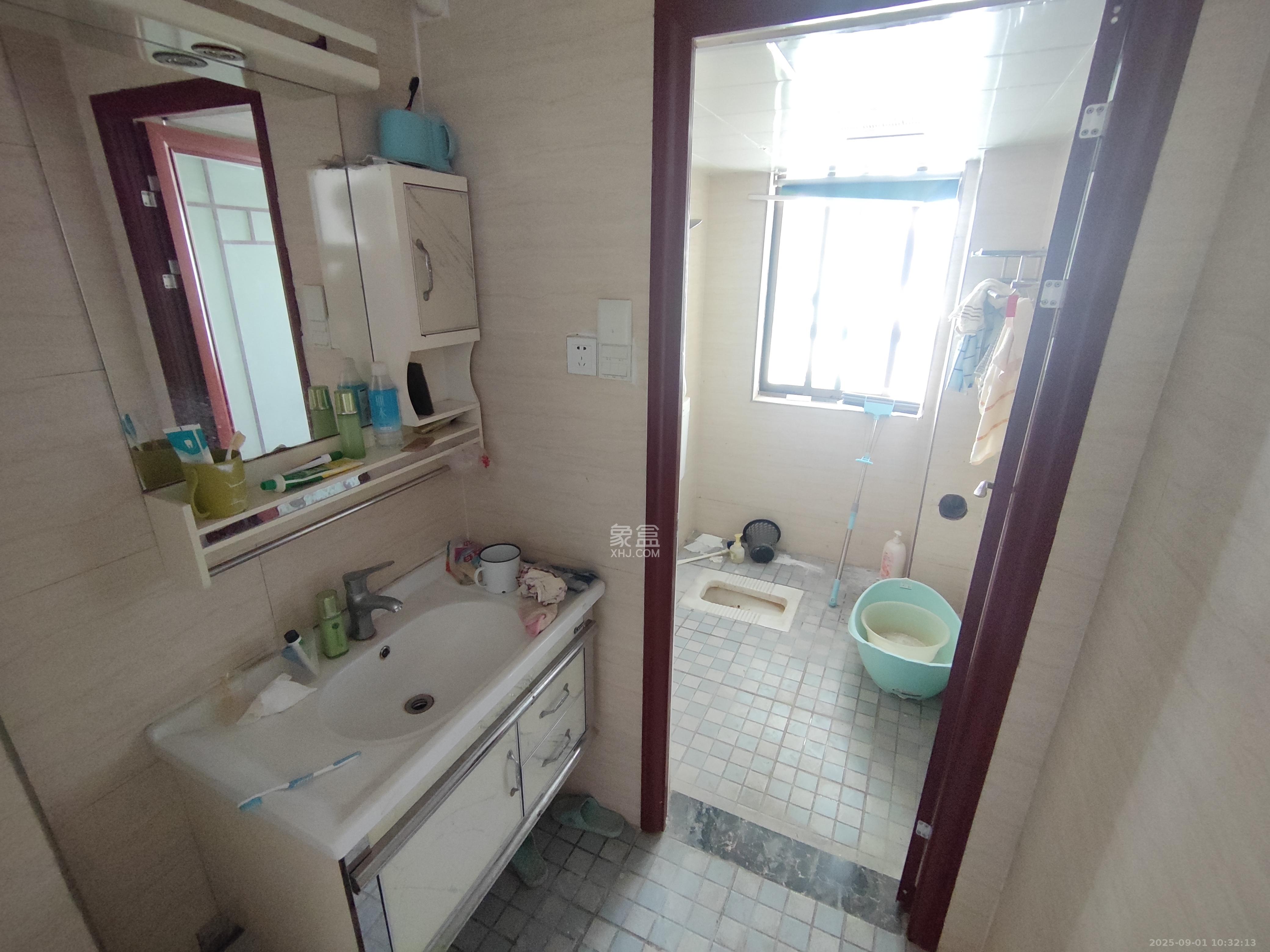 裕丰园  3室2厅2卫    1500.0元/月室内图