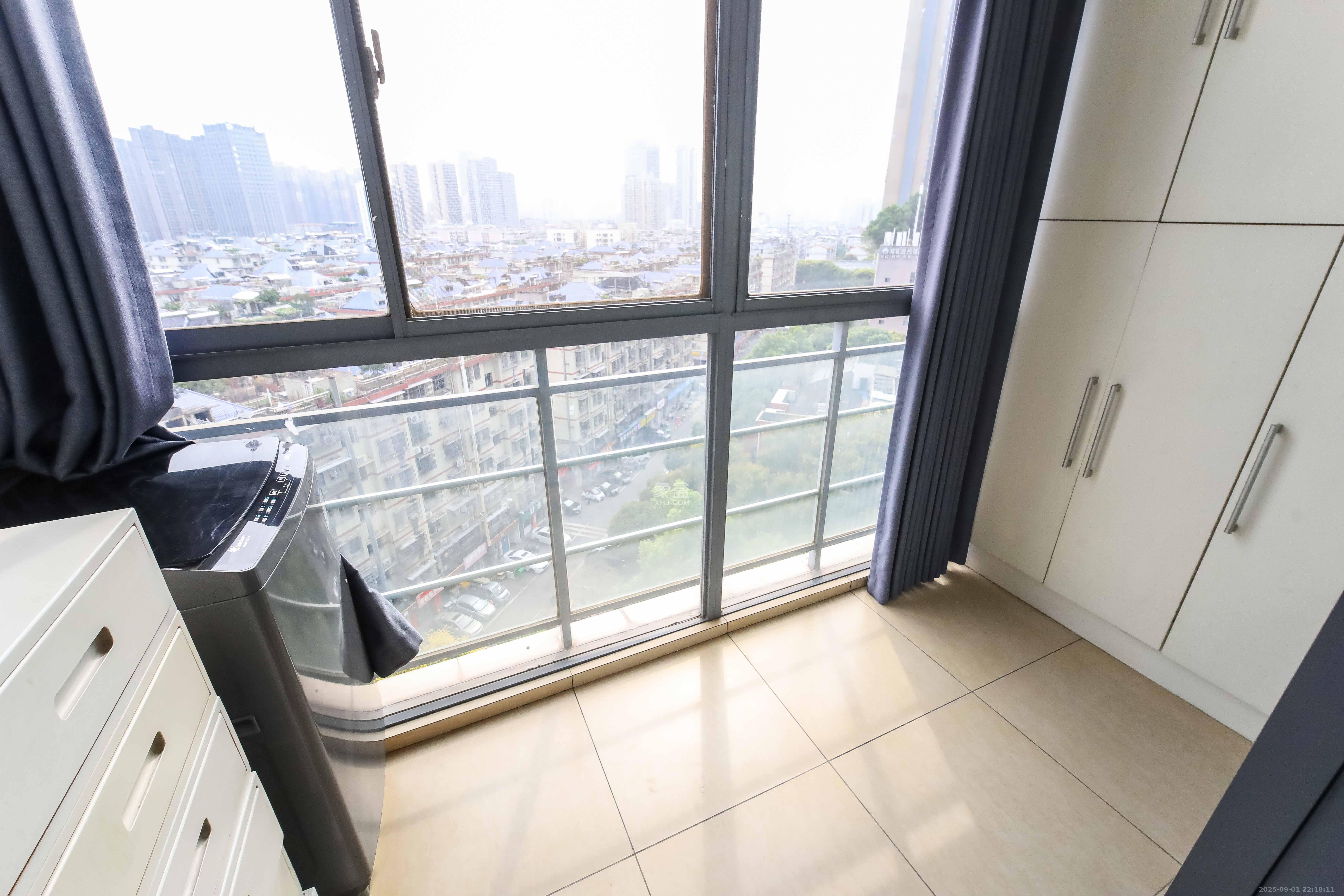 银港水晶城  2室2厅1卫   69.80万阳台