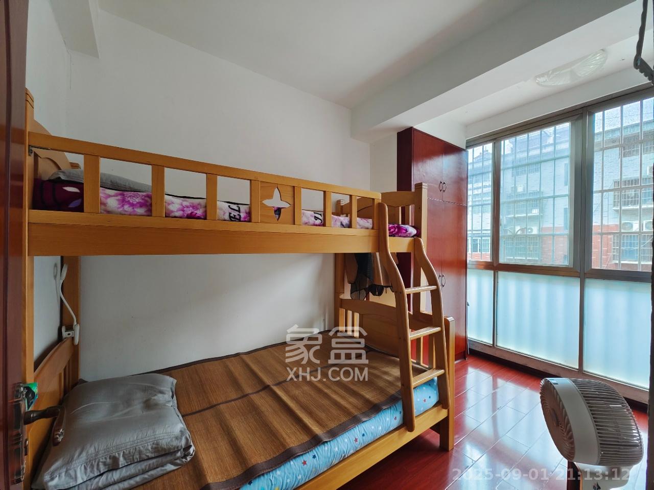 香海西岸  3室2厅1卫    3000.0元/月 香海西岸  3室2厅1卫    3000.0元/月室内图