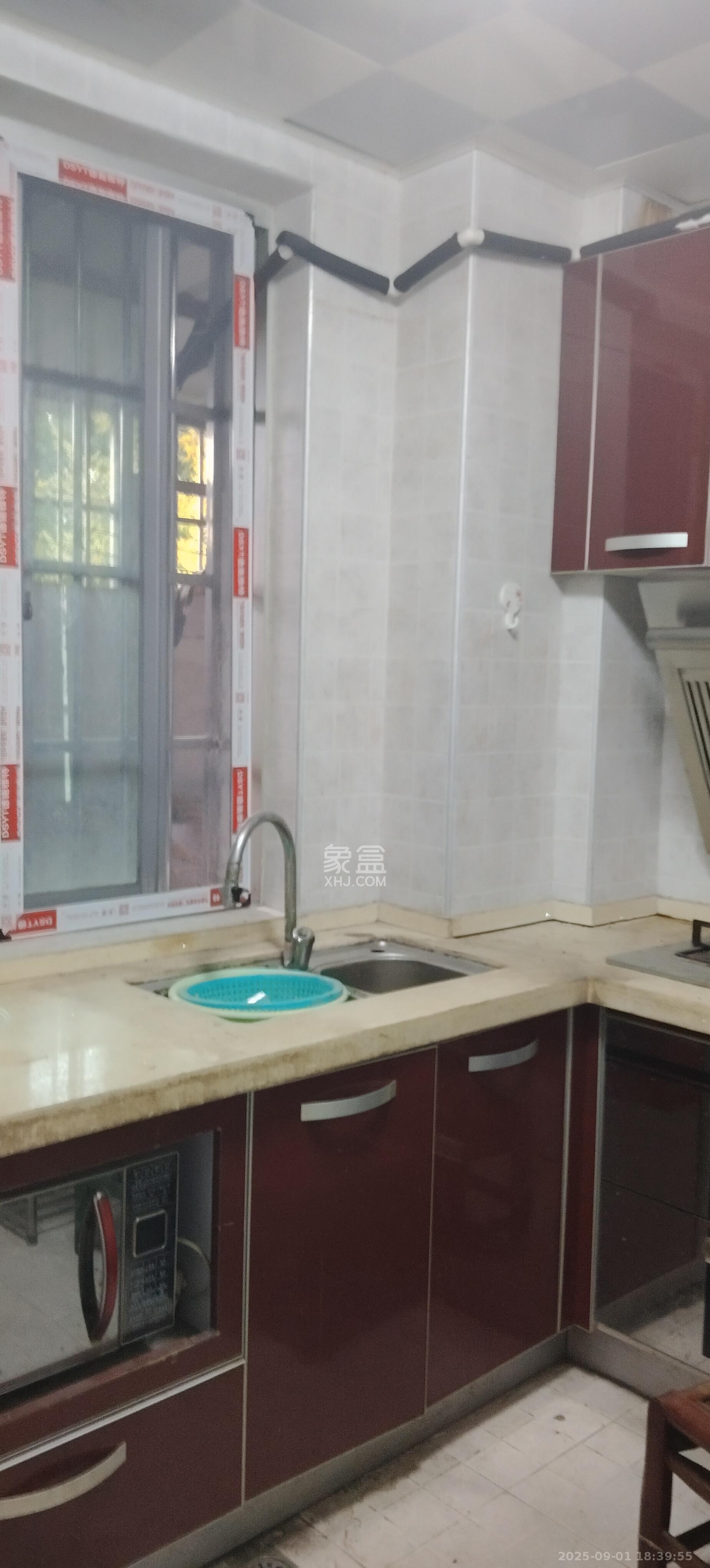 中南汽车世界  2室2厅1卫    1700.0元/月室内图