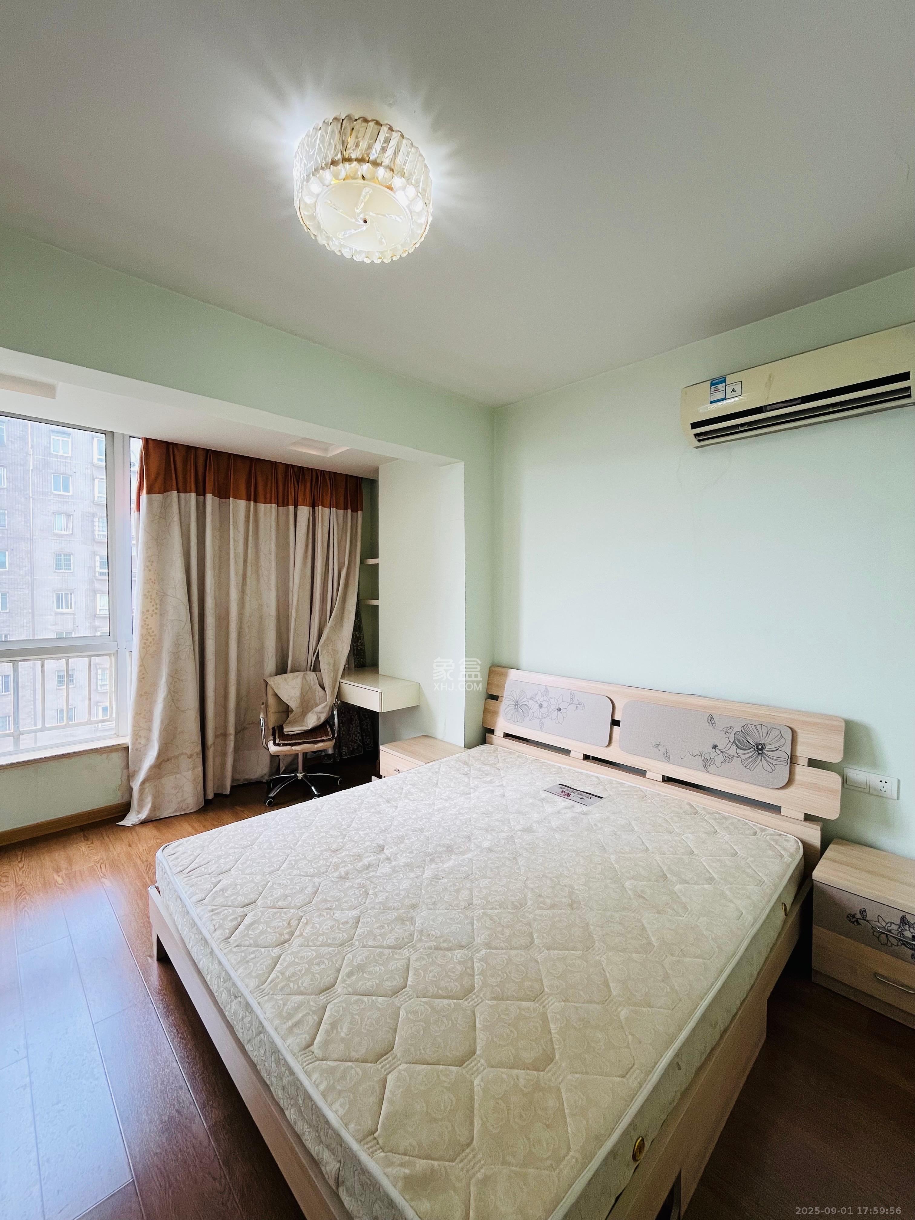 月湖兰庭  1室2厅2卫    2080.0元/月室内图