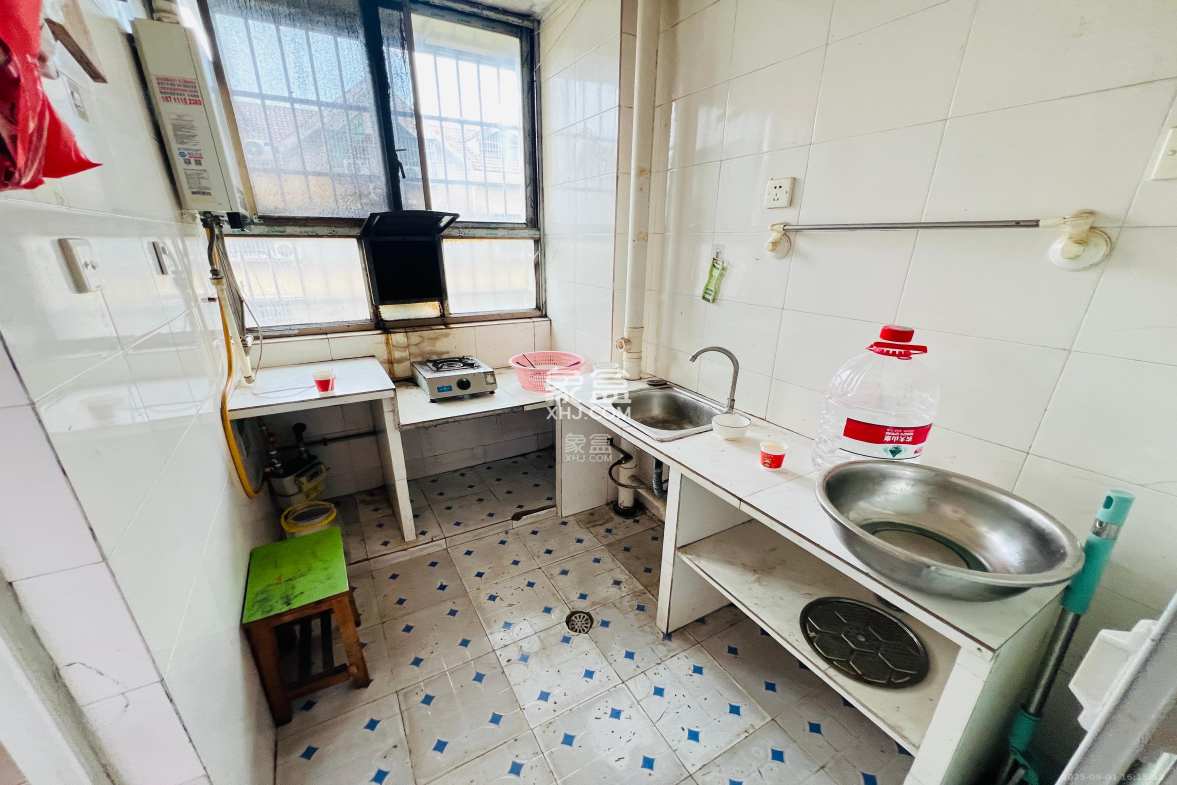 扬帆小区 2室1厅1卫 1200.0元/月 扬帆小区 2室1厅1卫 1200.0元/月室内图