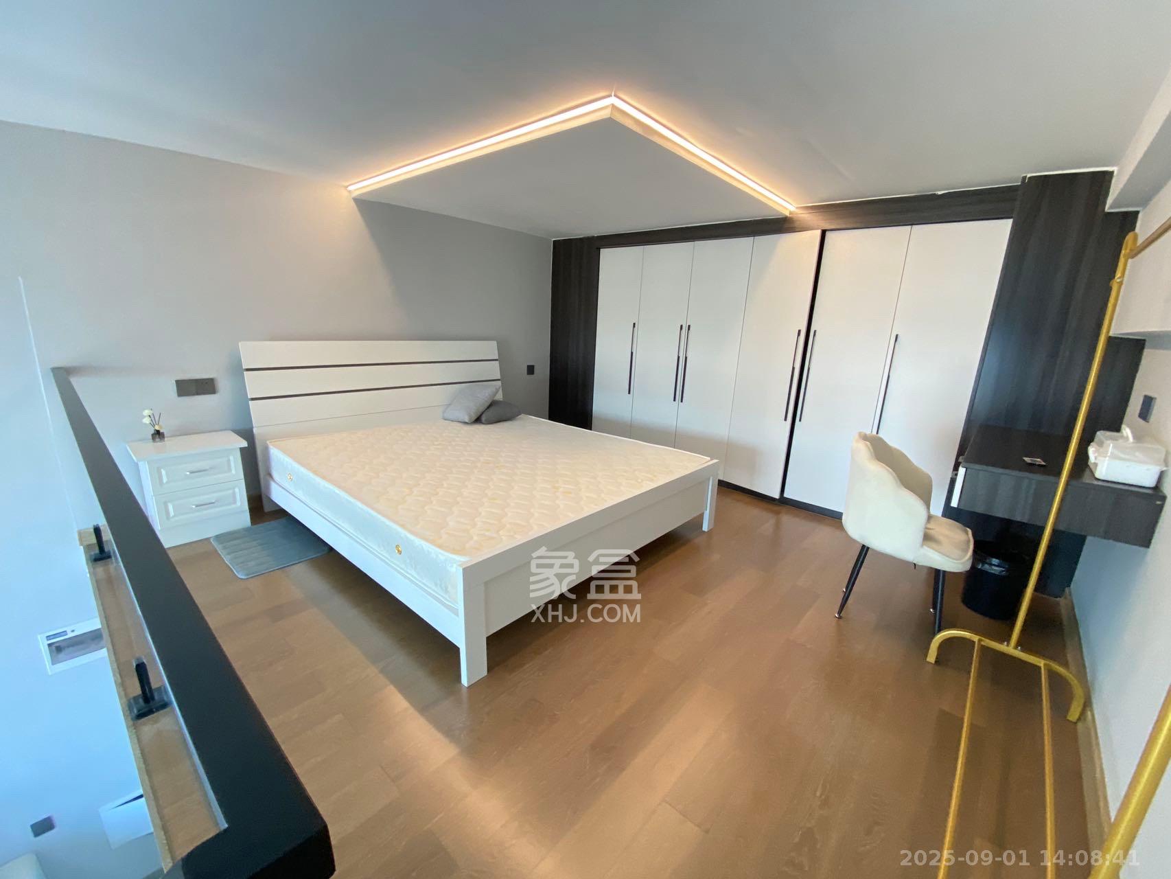 梅溪湖金茂湾  1室1厅1卫    2000.0元/月室内图