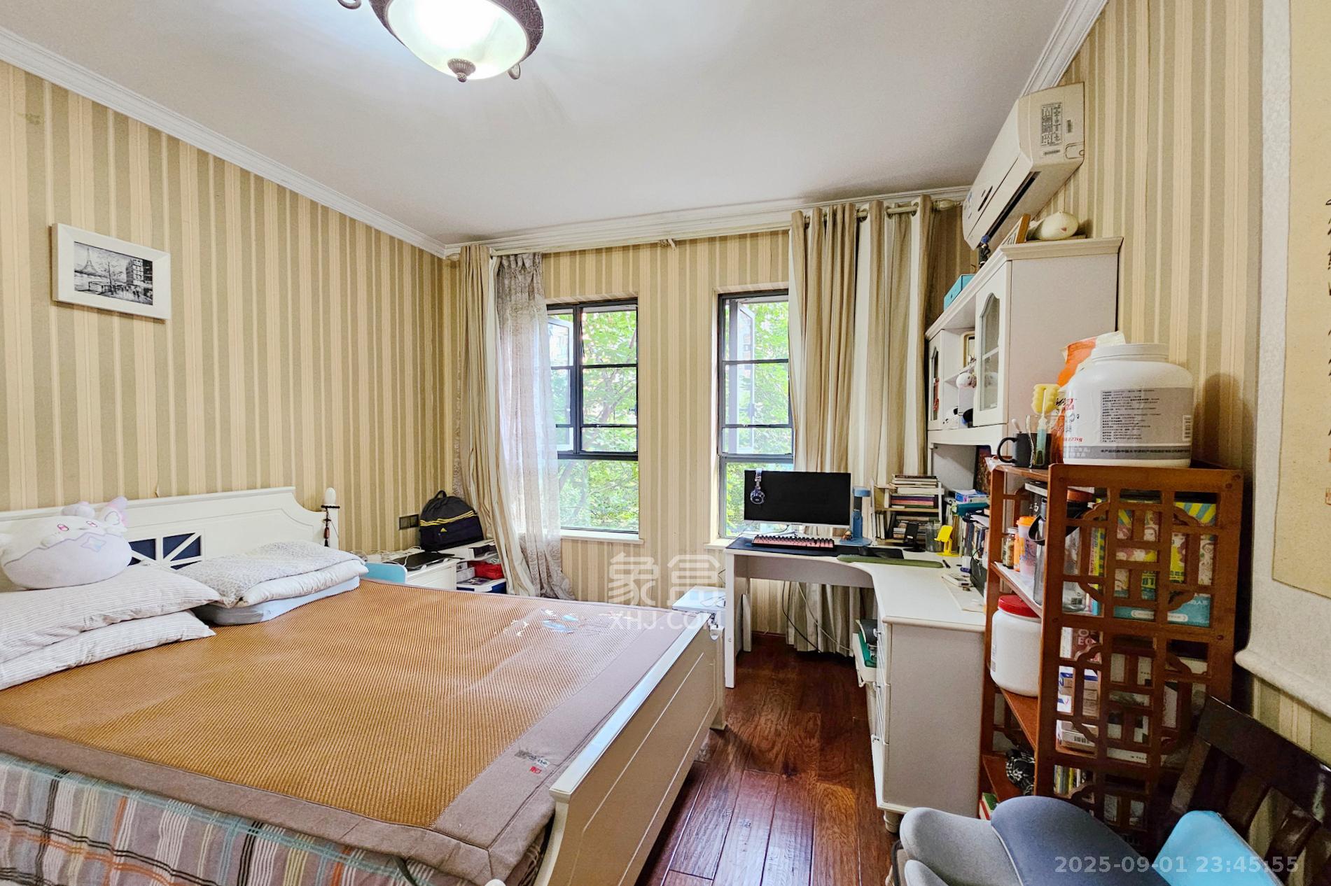 中隆国际御玺 4室2厅2卫 235.5万 中隆国际御玺 4室2厅2卫 235.5万卧室