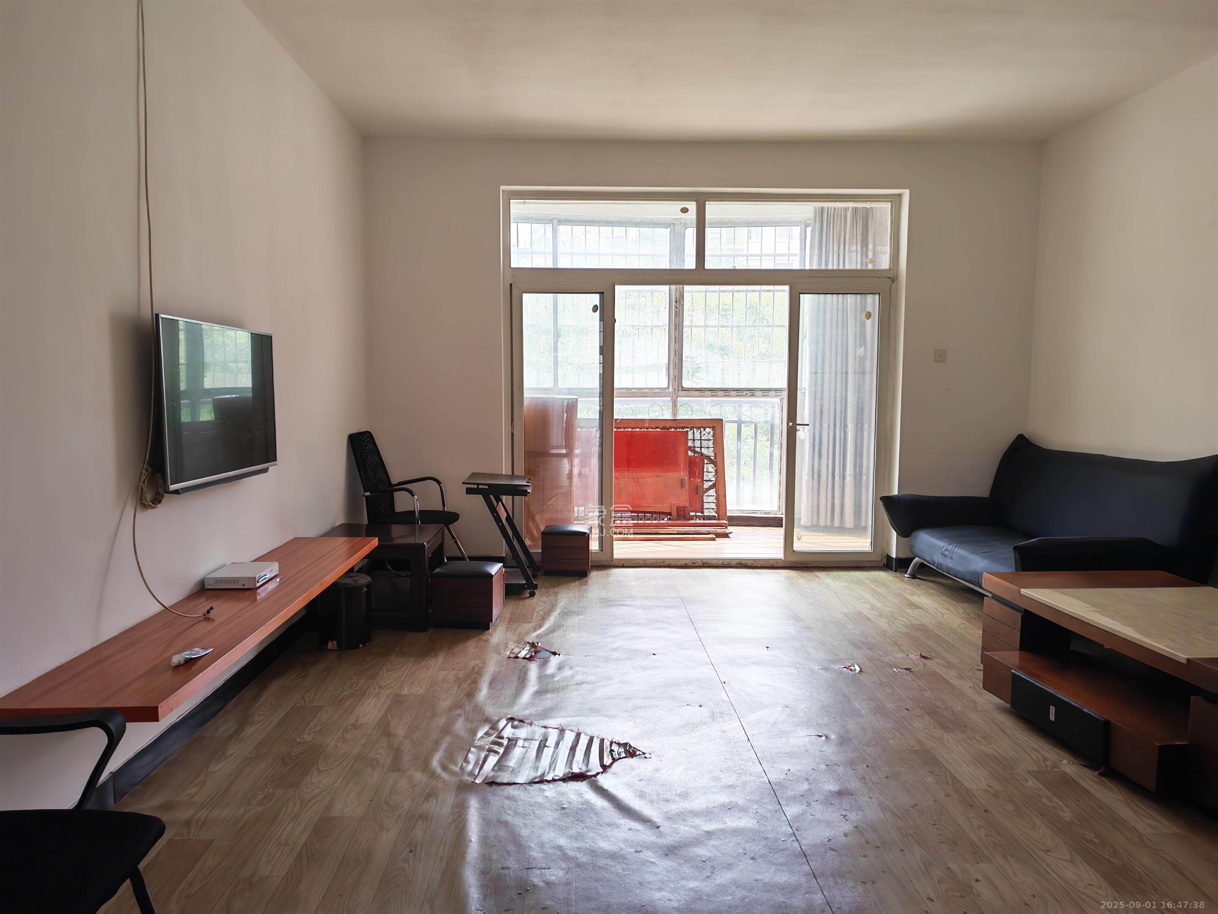 枫华府第  3室2厅2卫    1800.0元/月 枫华府第  3室2厅2卫    1800.0元/月