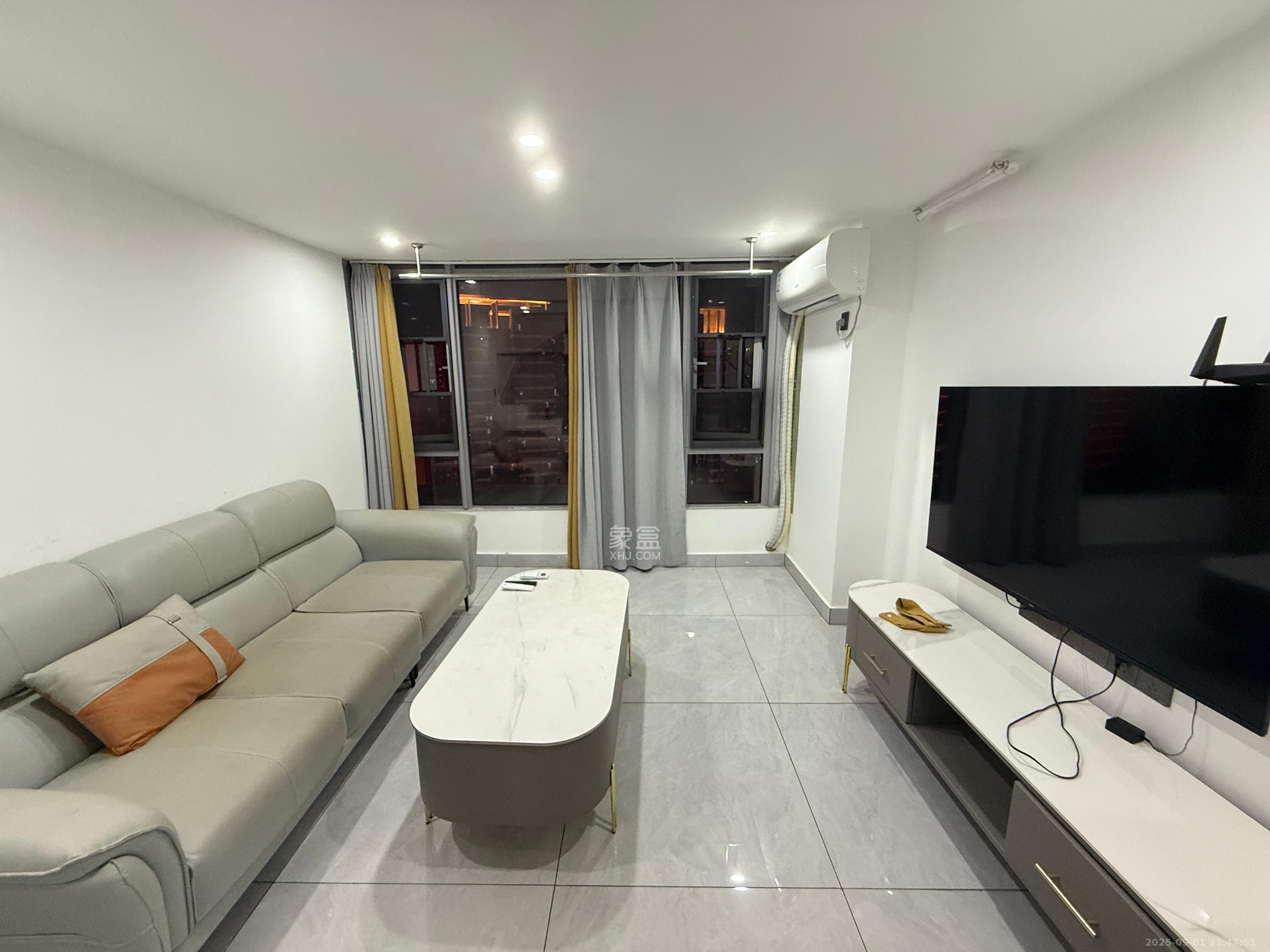 保利天禧EF区  2室2厅1卫    2600.0元/月 保利天禧EF区  2室2厅1卫    2600.0元/月室内图