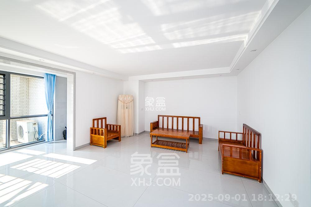 逸景苑 3室2厅2卫 2000.0元/月 逸景苑 3室2厅2卫 2000.0元/月室内图