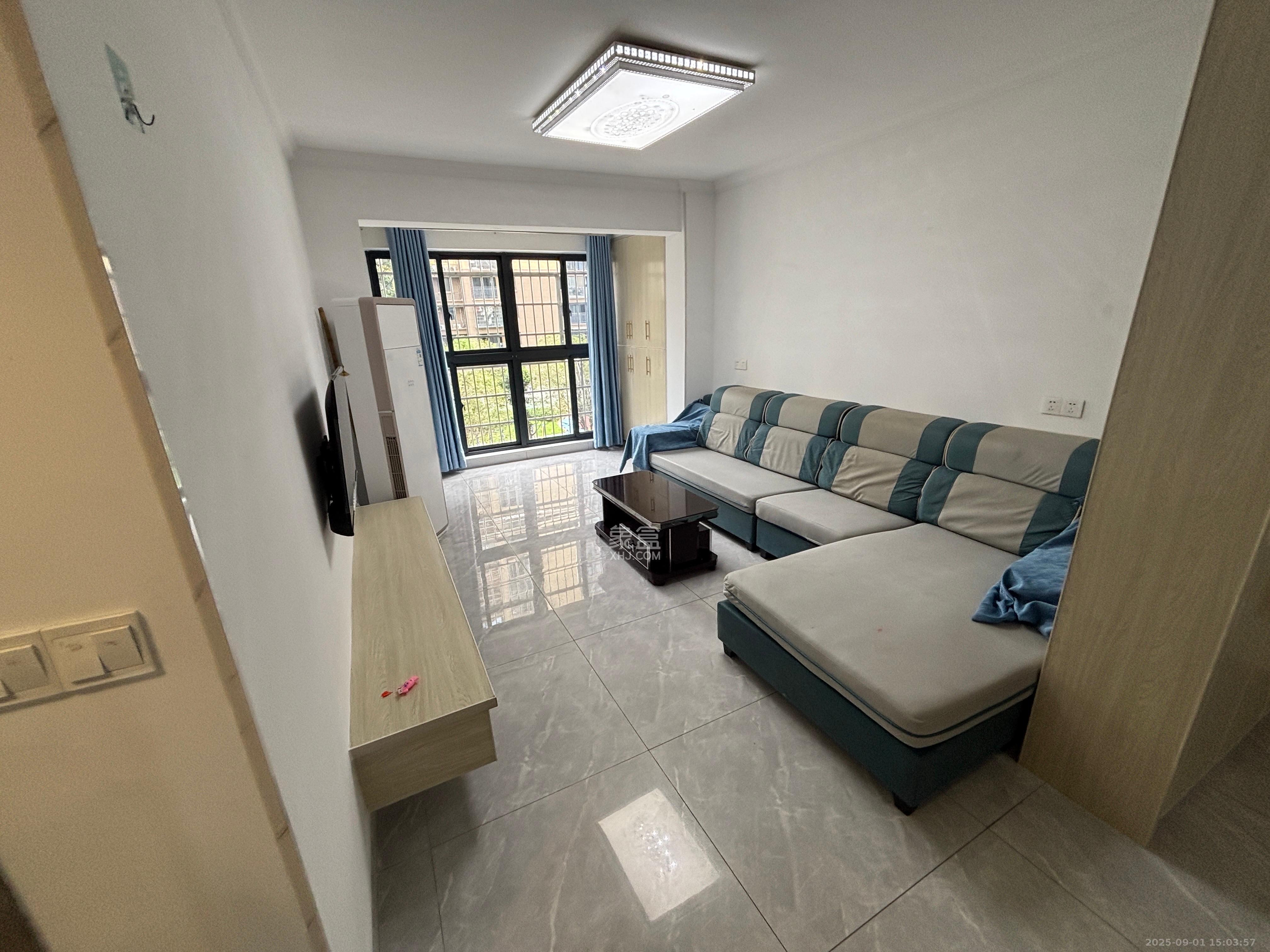 金南家园三期  2室2厅1卫    2300.0元/月室内图