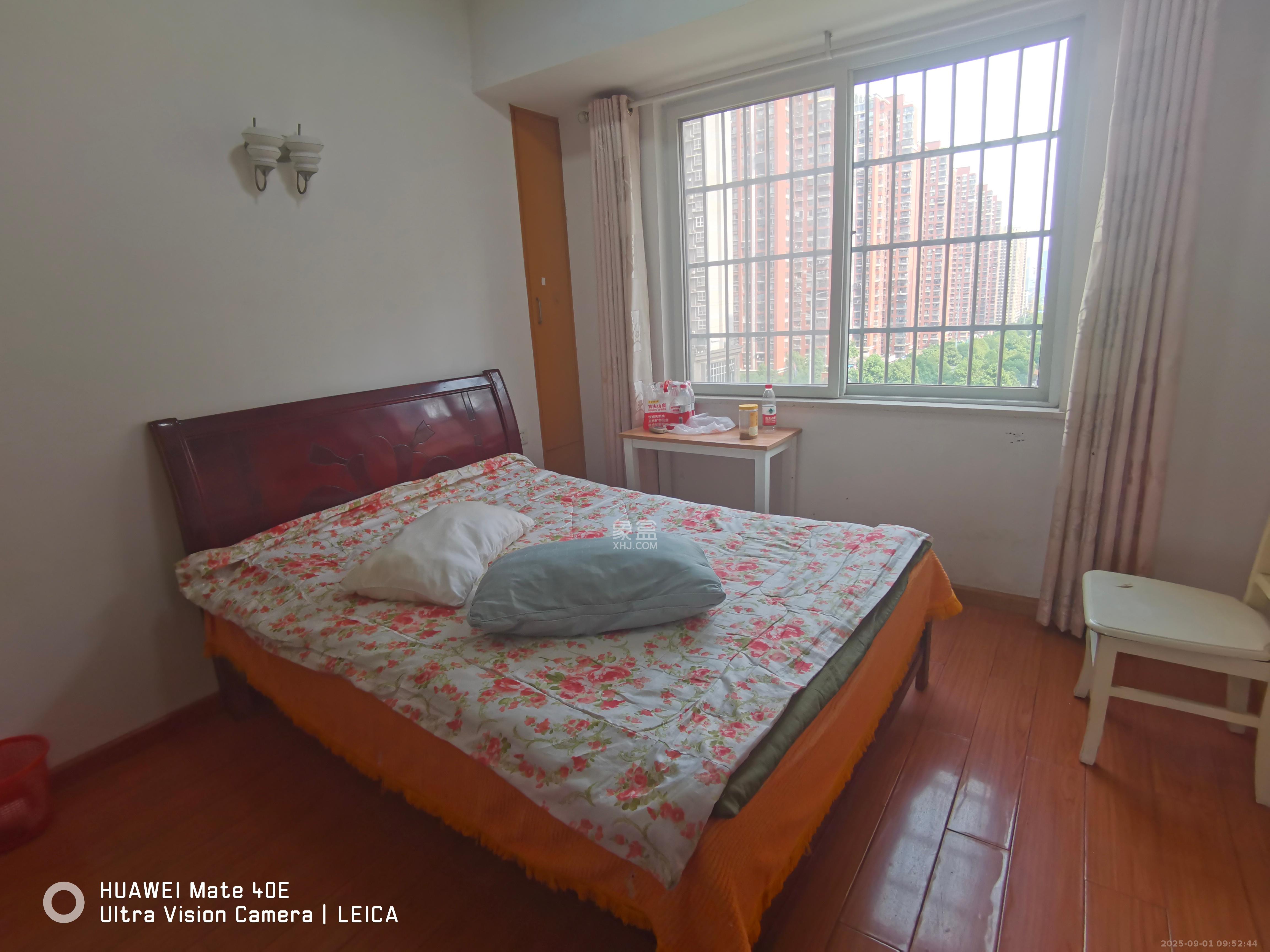 筑梦佳园  4室2厅1卫    2000.0元/月室内图