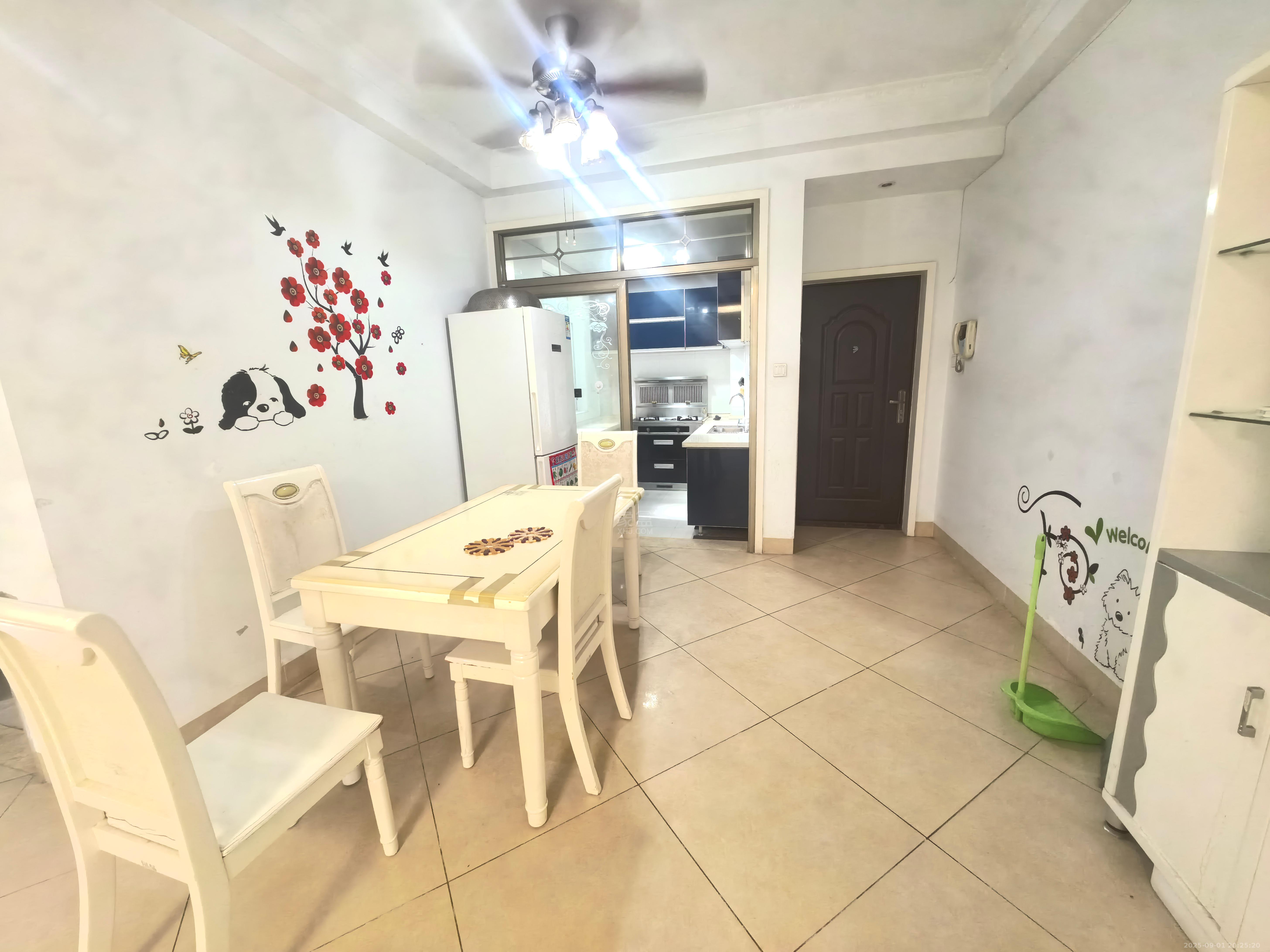 印象华都 2室2厅1卫 1300.00元/月 印象华都 2室2厅1卫 1300.00元/月室内图