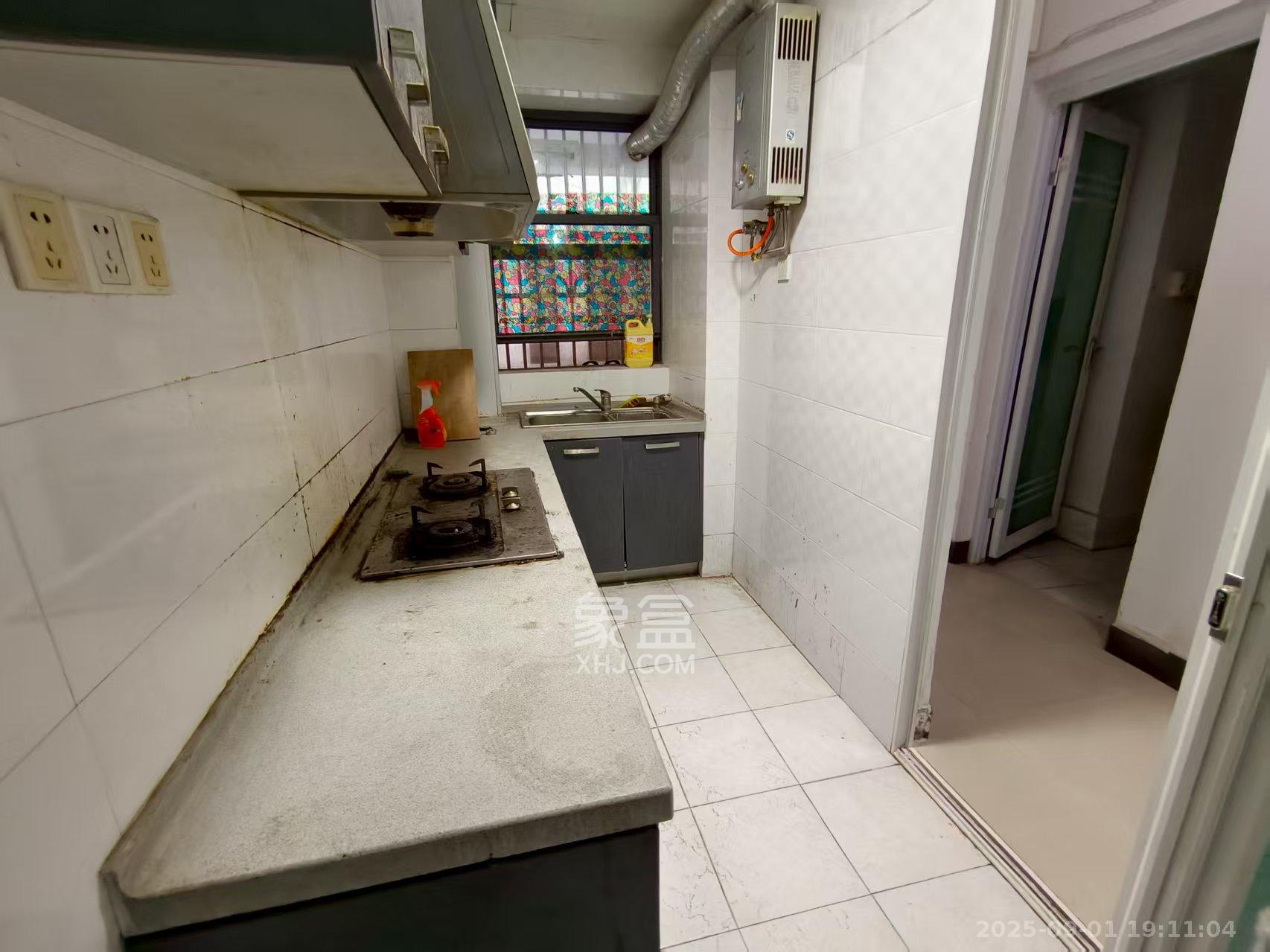 阳光100二期 1室1厅1卫 1400.0元/月 阳光100二期 1室1厅1卫 1400.0元/月室内图