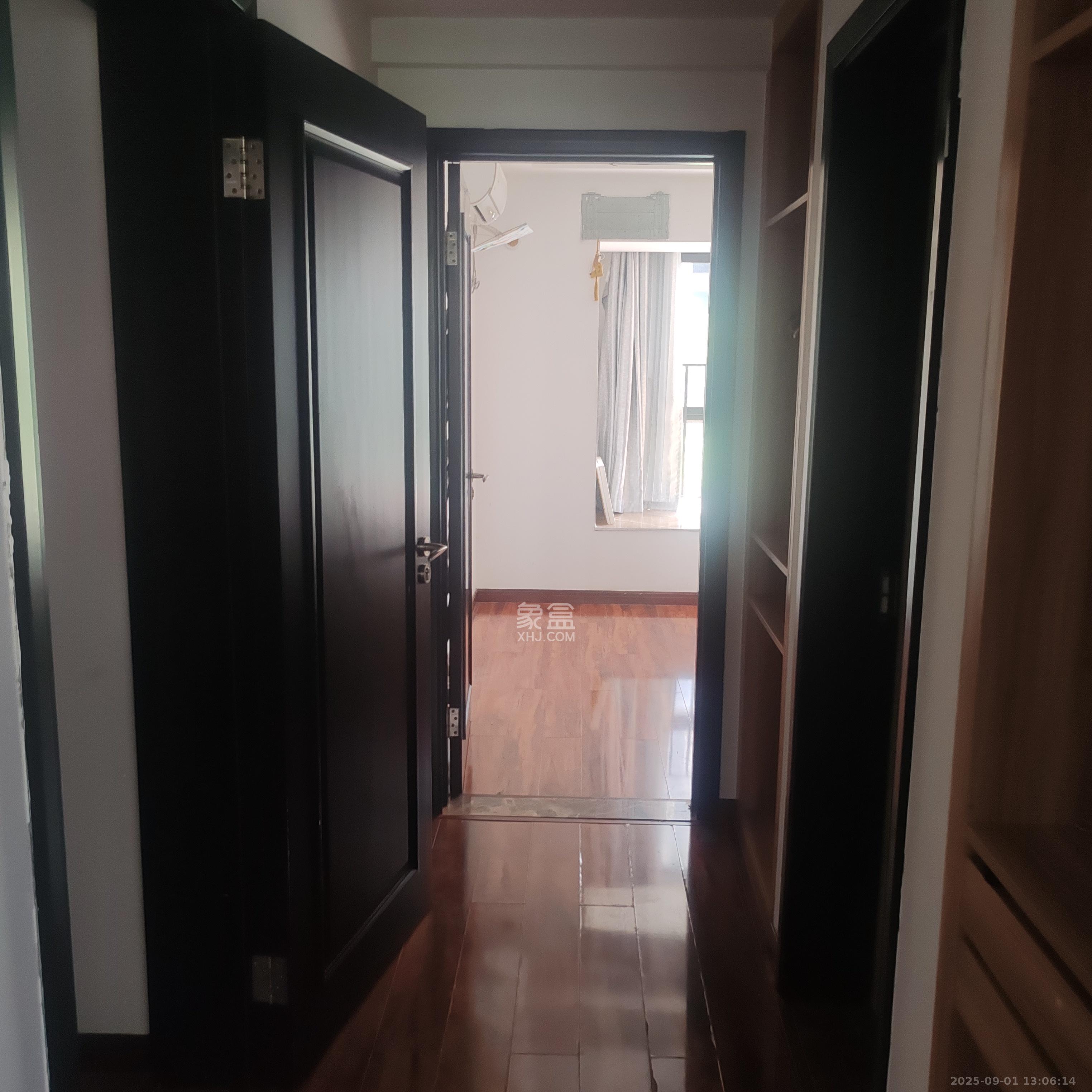 绿地中央广场 4室2厅2卫 3900.0元/月 绿地中央广场 4室2厅2卫 3900.0元/月室内图