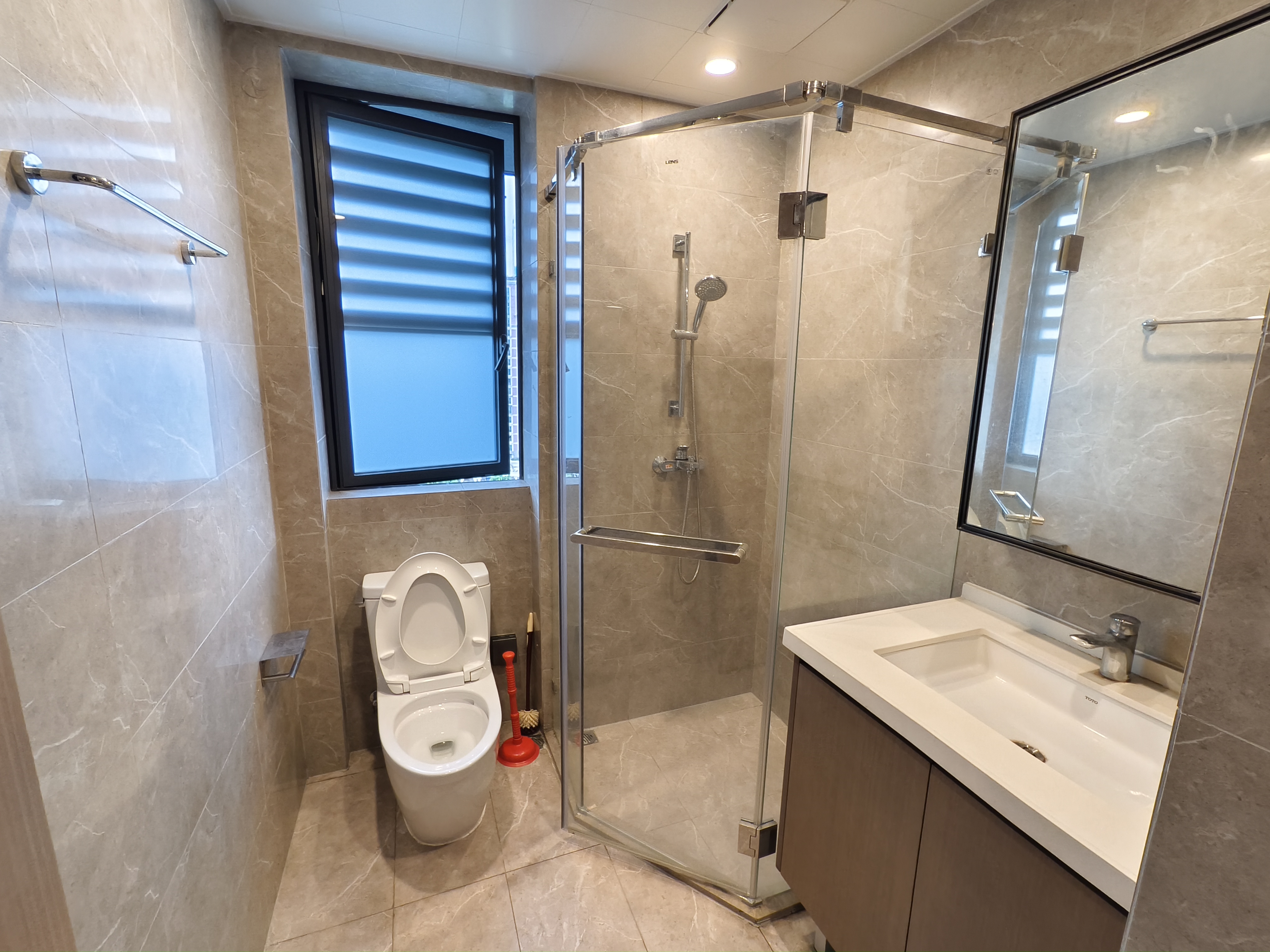 华润中心三期 4室2厅2卫 300.0万 华润中心三期 4室2厅2卫 300.0万室内图