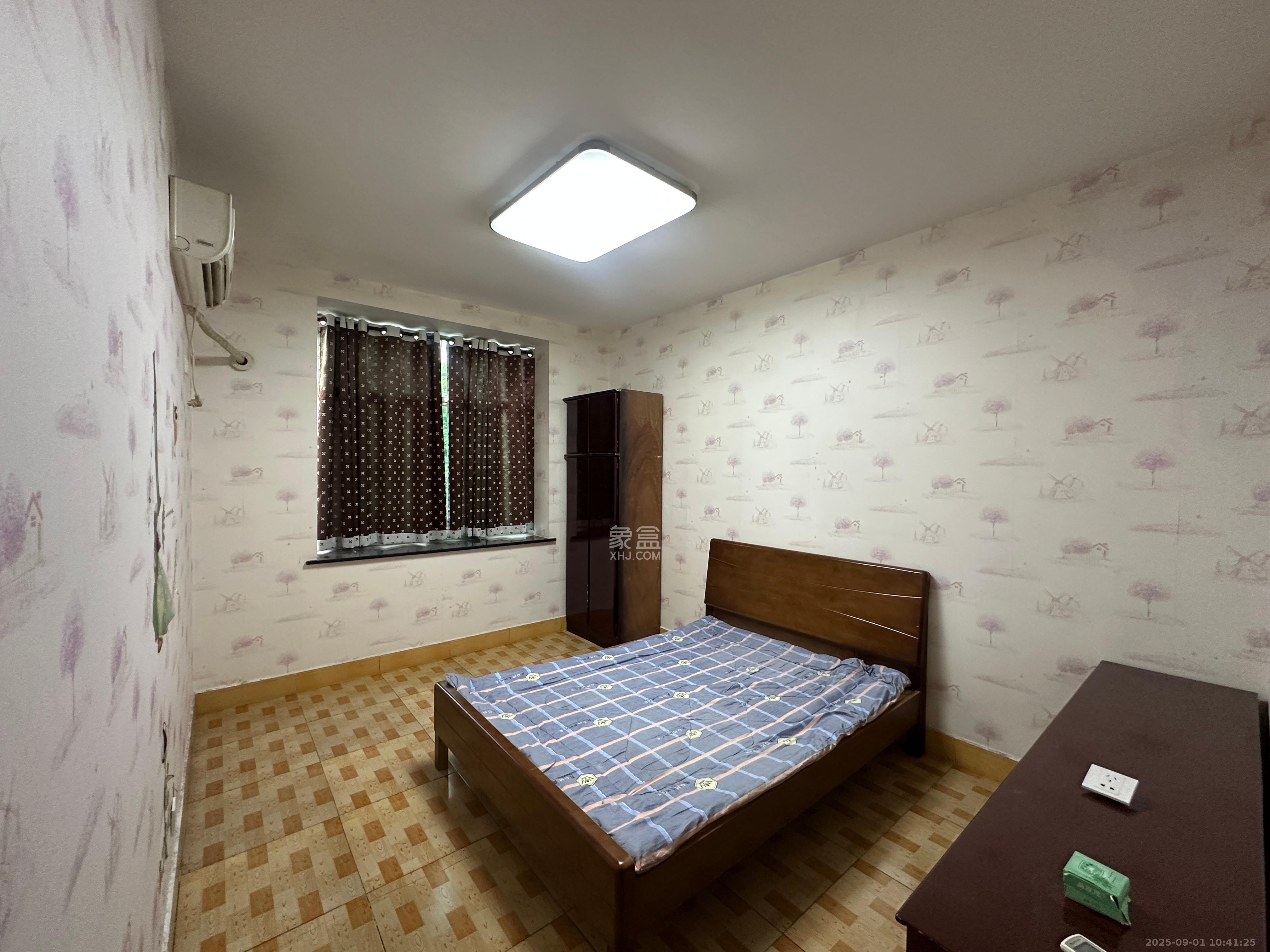 圭塘小区(圭塘一、二小区) 3室2厅2卫 2000.0元/月 圭塘小区(圭塘一、二小区) 3室2厅2卫 2000.0元/月室内图