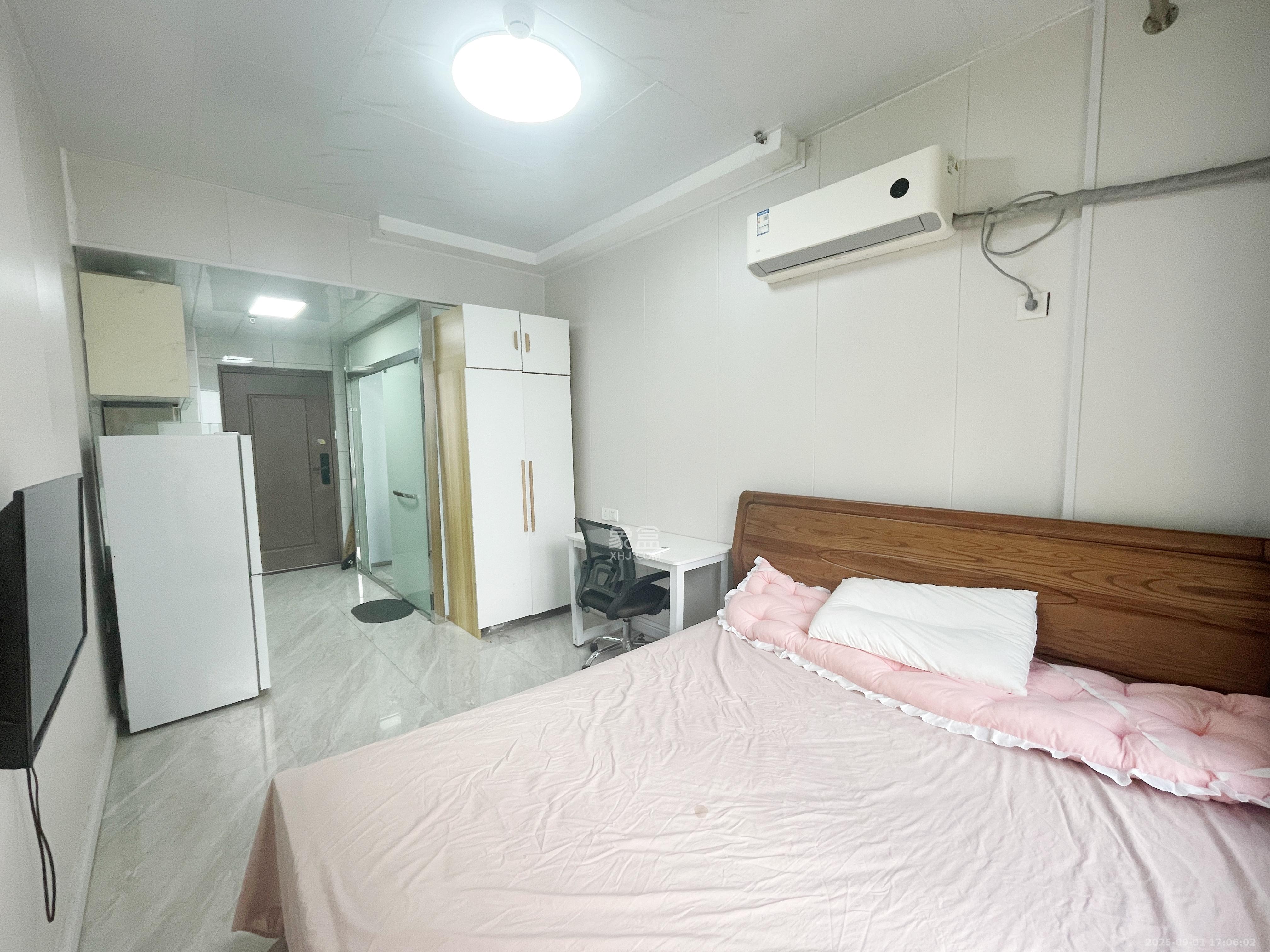 保利香槟国际 1室1厅1卫 1000.0元/月 保利香槟国际 1室1厅1卫 1000.0元/月室内图