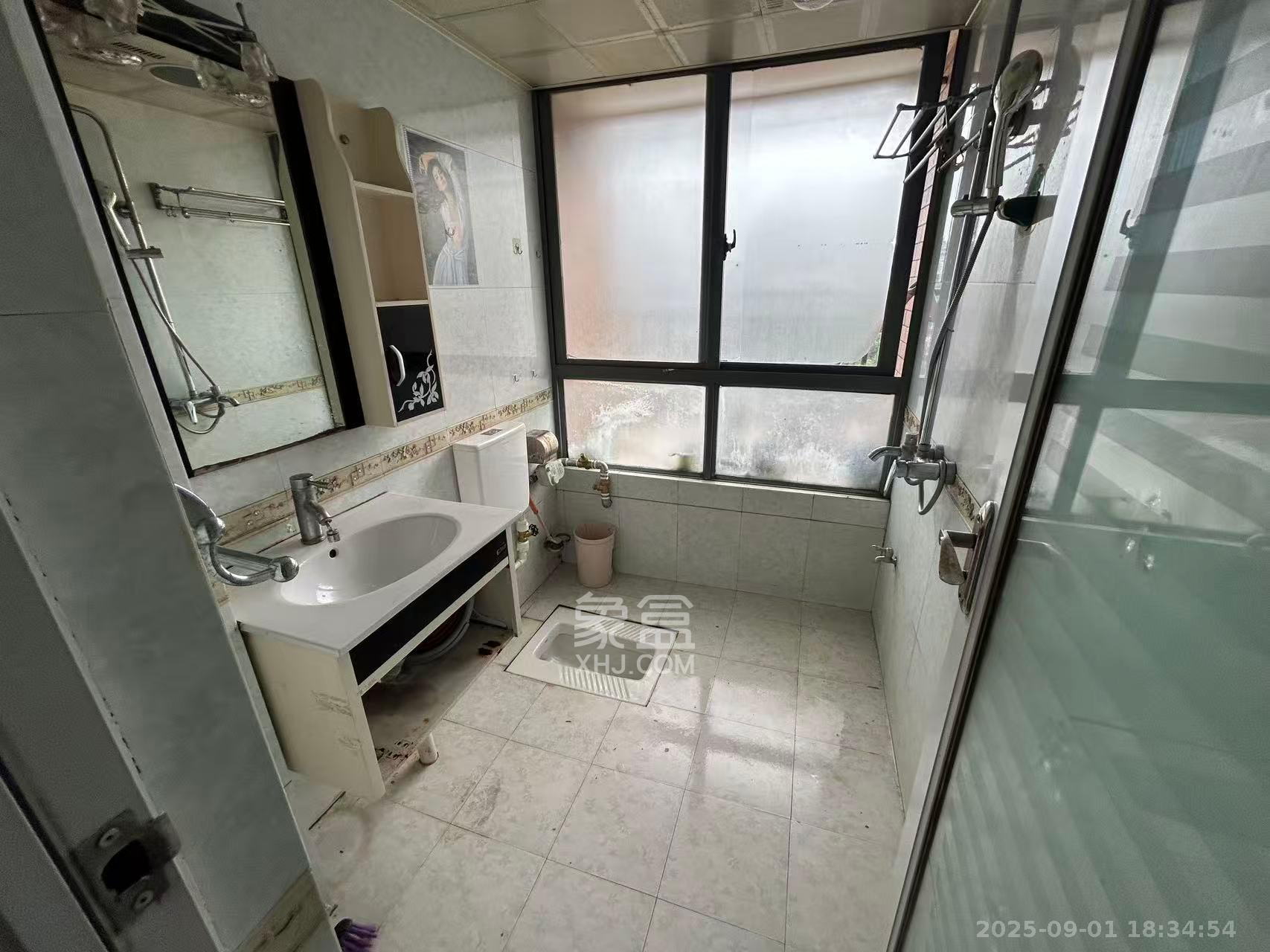 上海城小区 2室1厅1卫 1900.0元/月 上海城小区 2室1厅1卫 1900.0元/月室内图