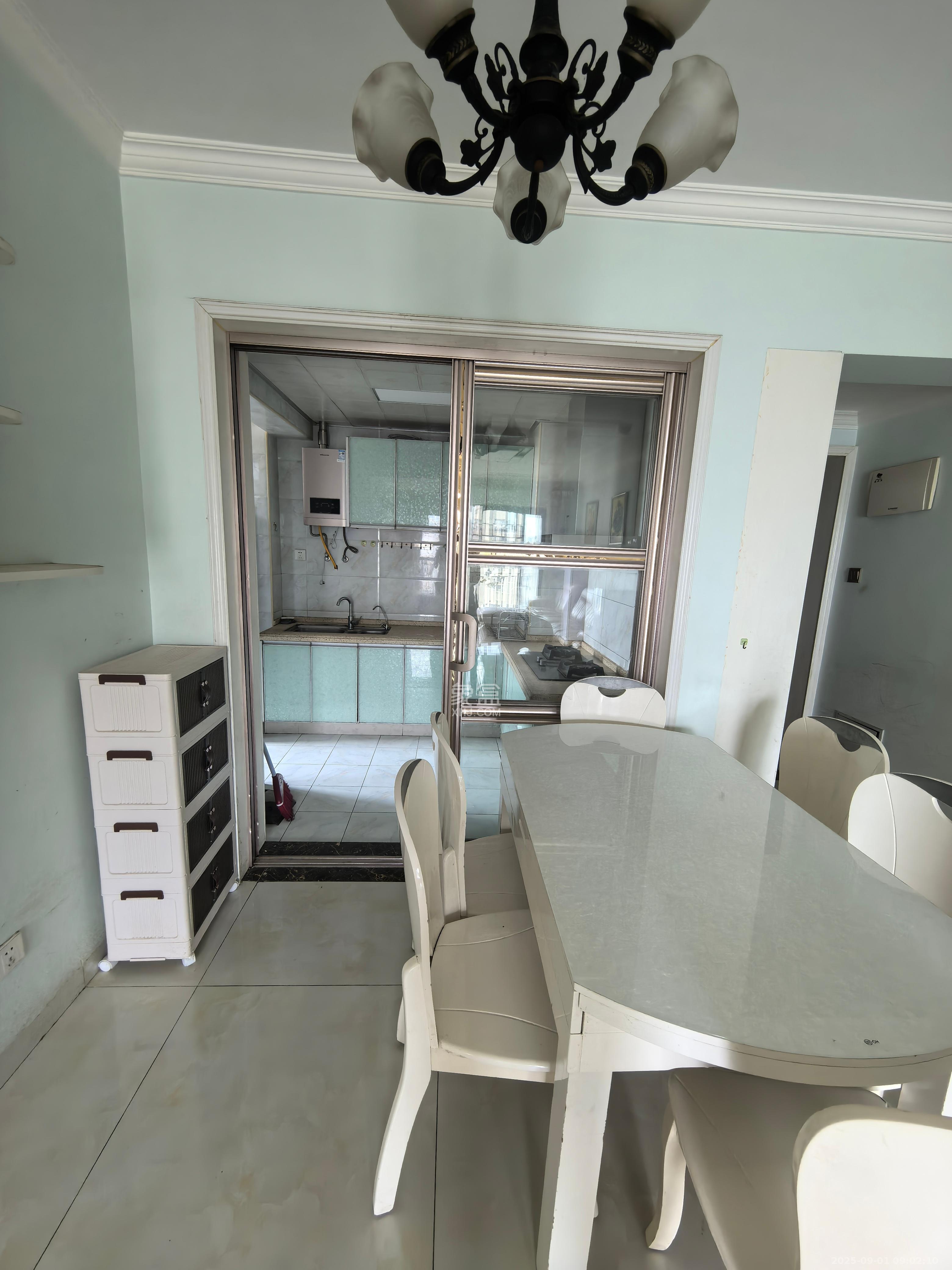 华润橡树湾 3室2厅1卫 2100.0元/月 华润橡树湾 3室2厅1卫 2100.0元/月室内图