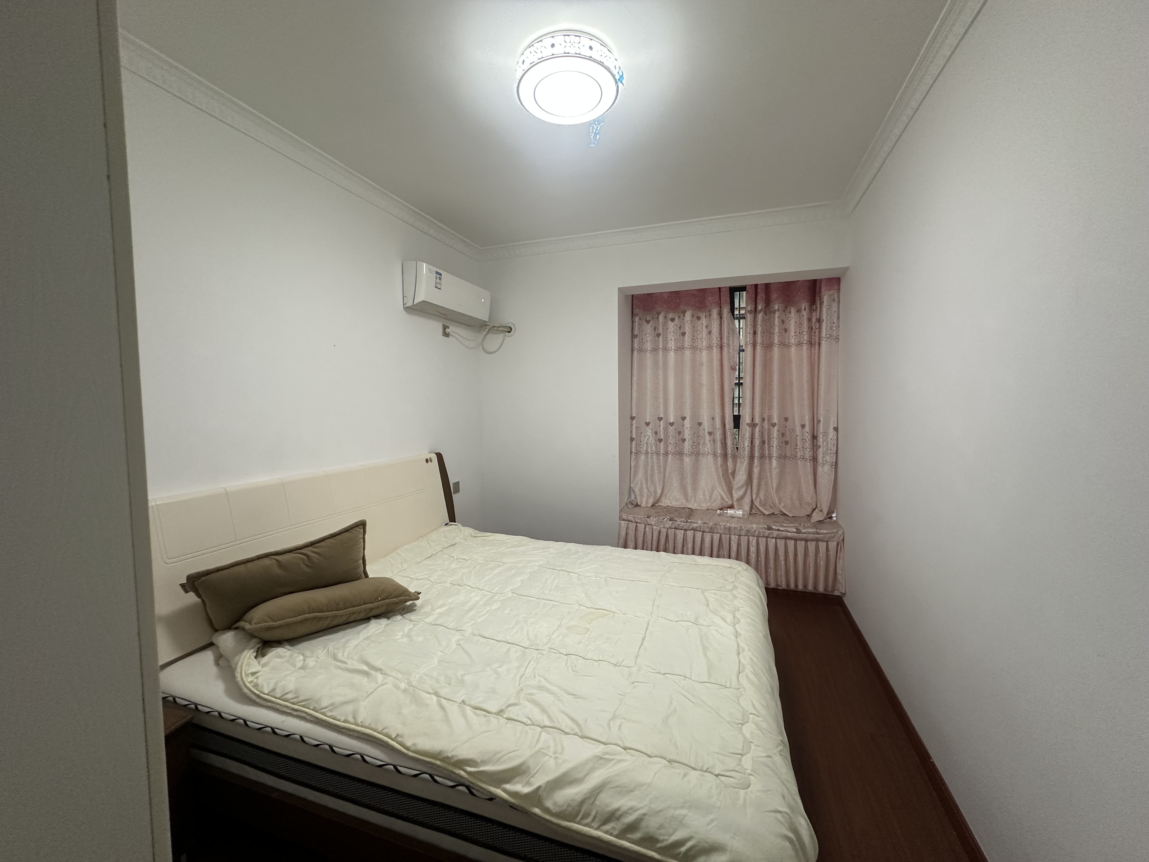 鑫成君泰 4室2厅2卫 2100.0元/月 鑫成君泰 4室2厅2卫 2100.0元/月室内图