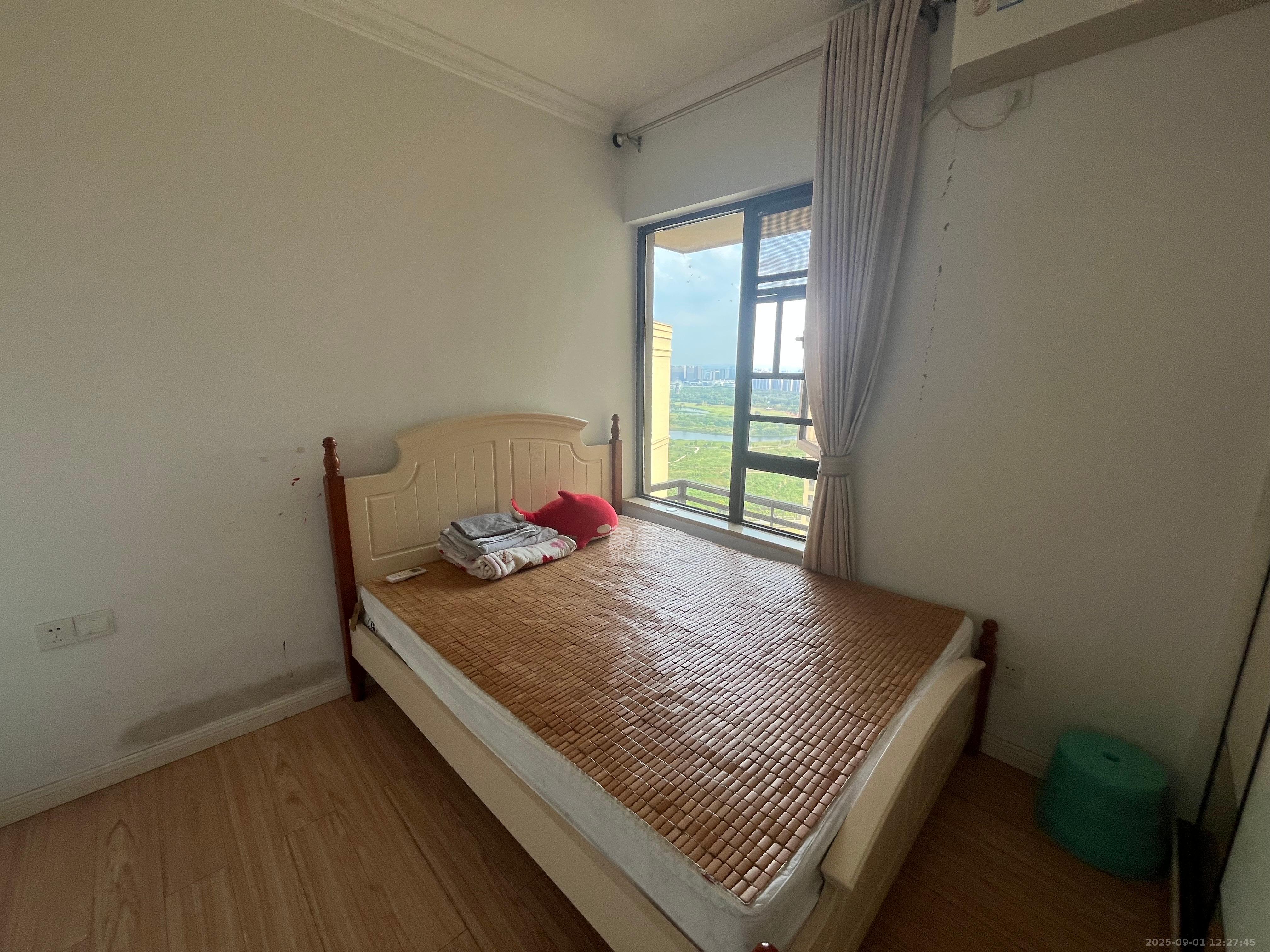 华润橡树湾  3室2厅1卫    2100.0元/月室内图