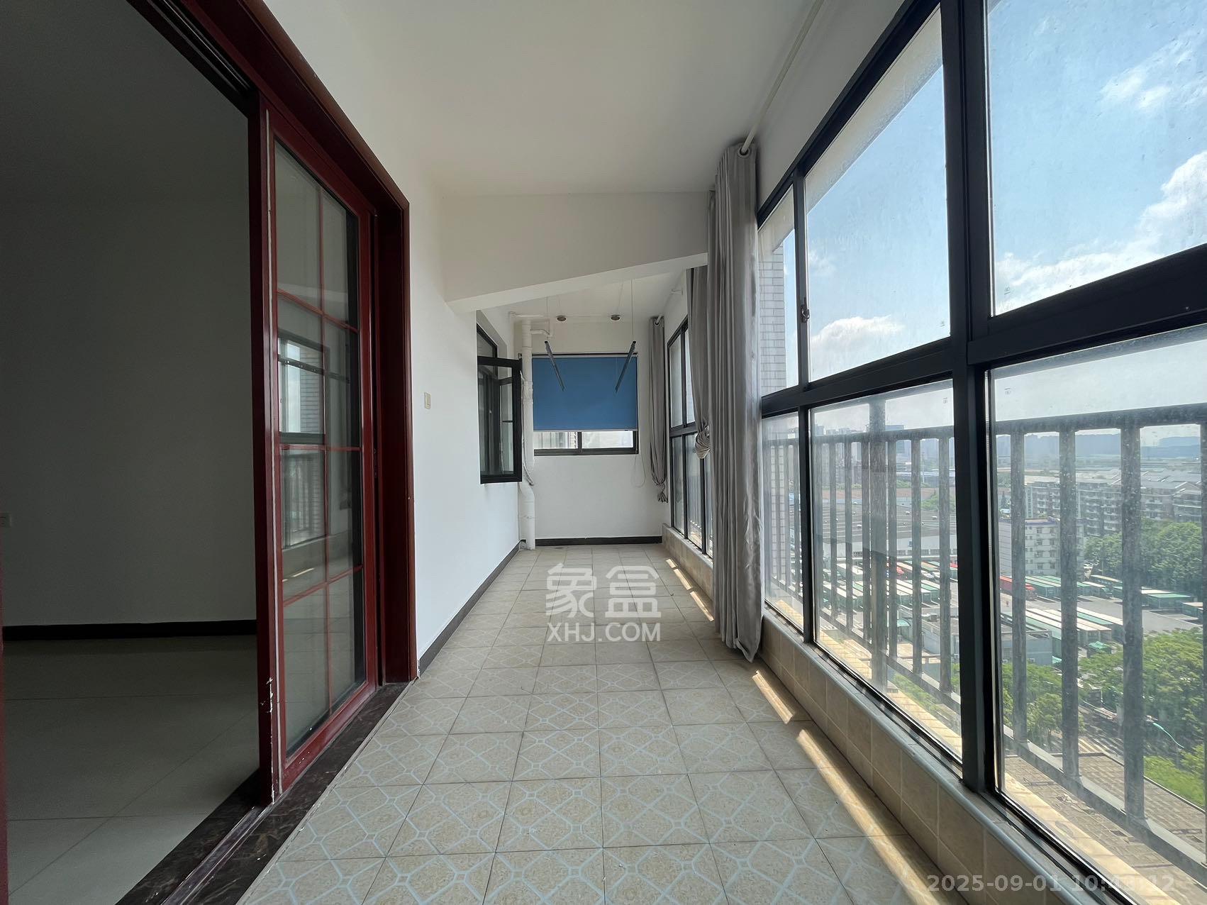 96301部队小区  4室2厅2卫    2600.0元/月 96301部队小区  4室2厅2卫    2600.0元/月室内图