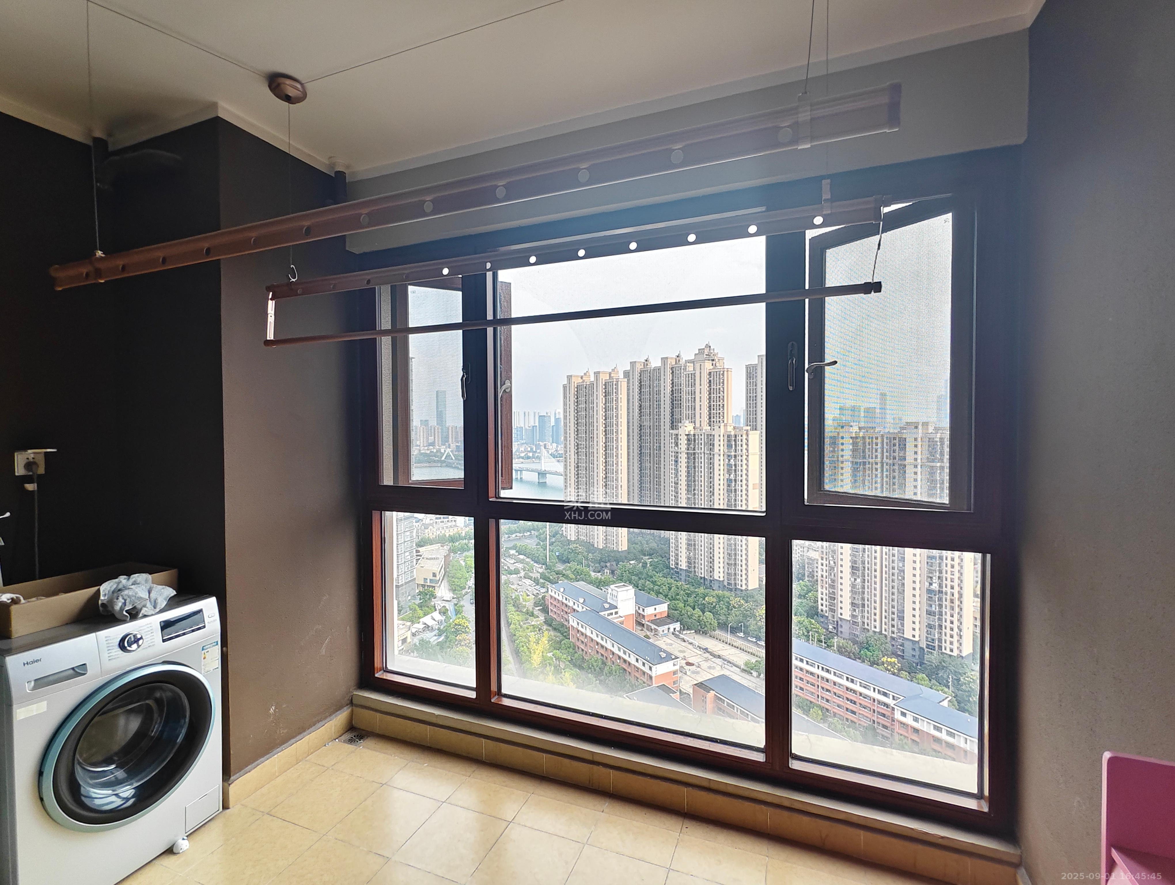 万科里金域国际  3室2厅2卫    3200.0元/月 万科里金域国际  3室2厅2卫    3200.0元/月室内图