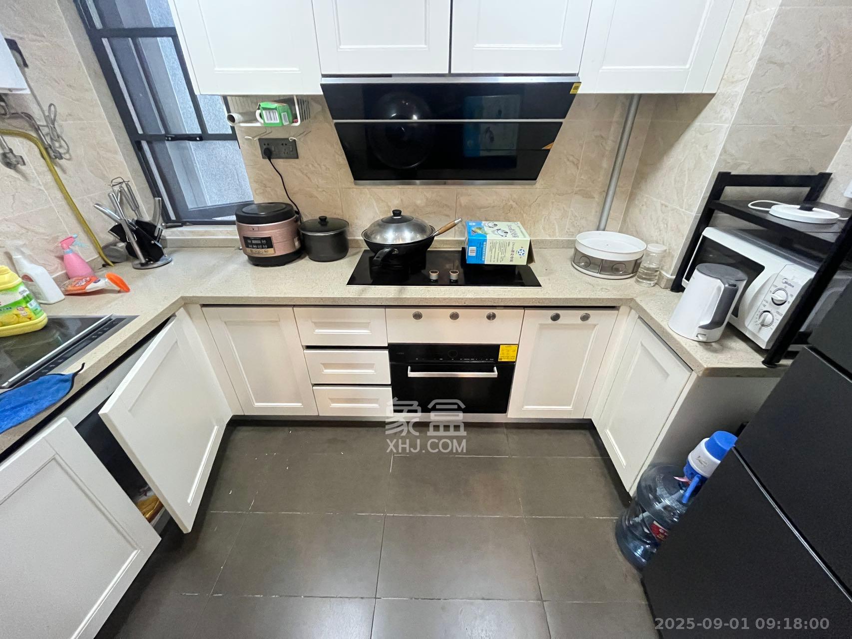 万科魅力之城锋镜里 4室2厅2卫 3600.0元/月 万科魅力之城锋镜里 4室2厅2卫 3600.0元/月室内图