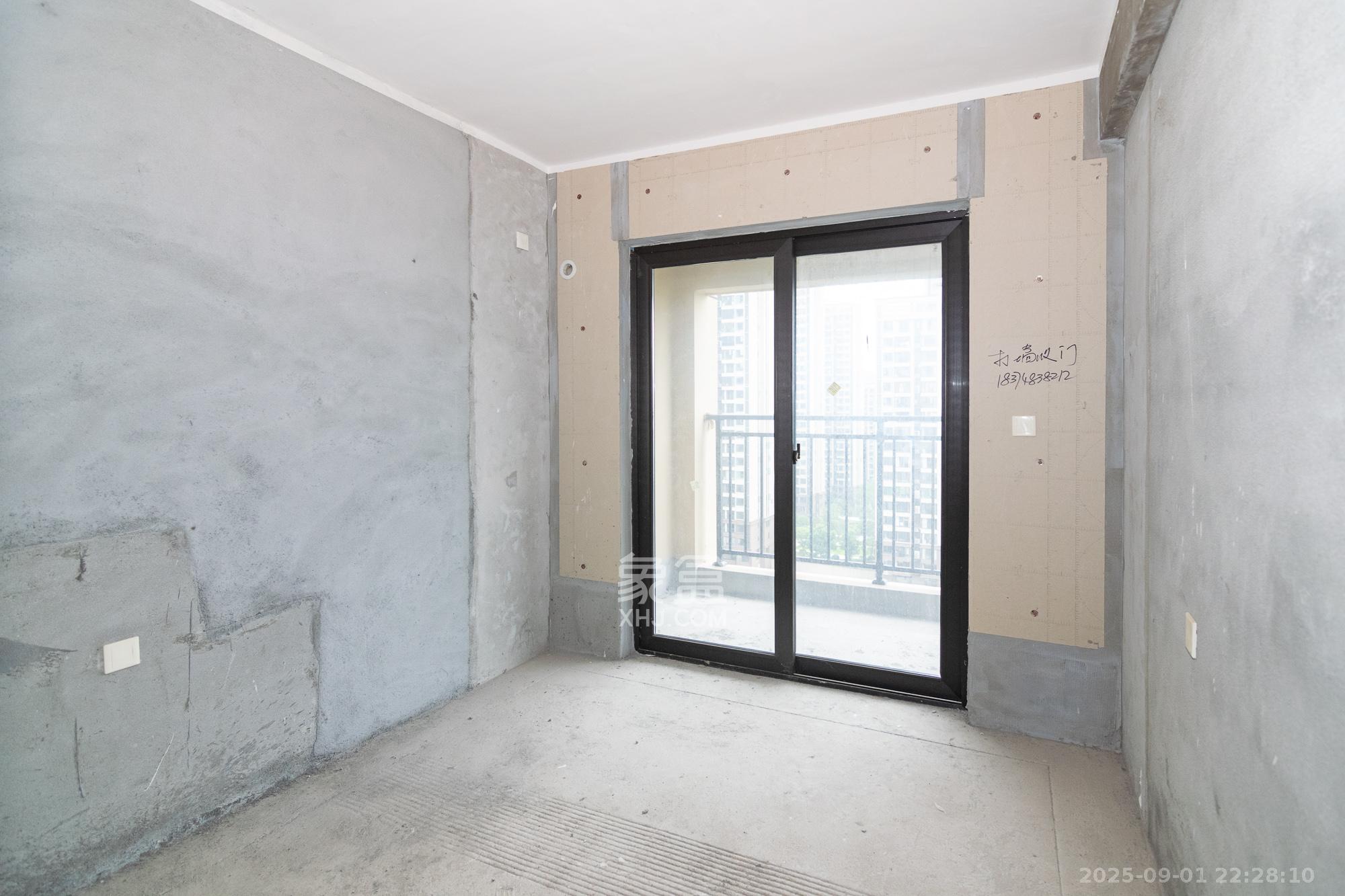 金辉优步学府 3室2厅2卫 58.0万 金辉优步学府 3室2厅2卫 58.0万卧室