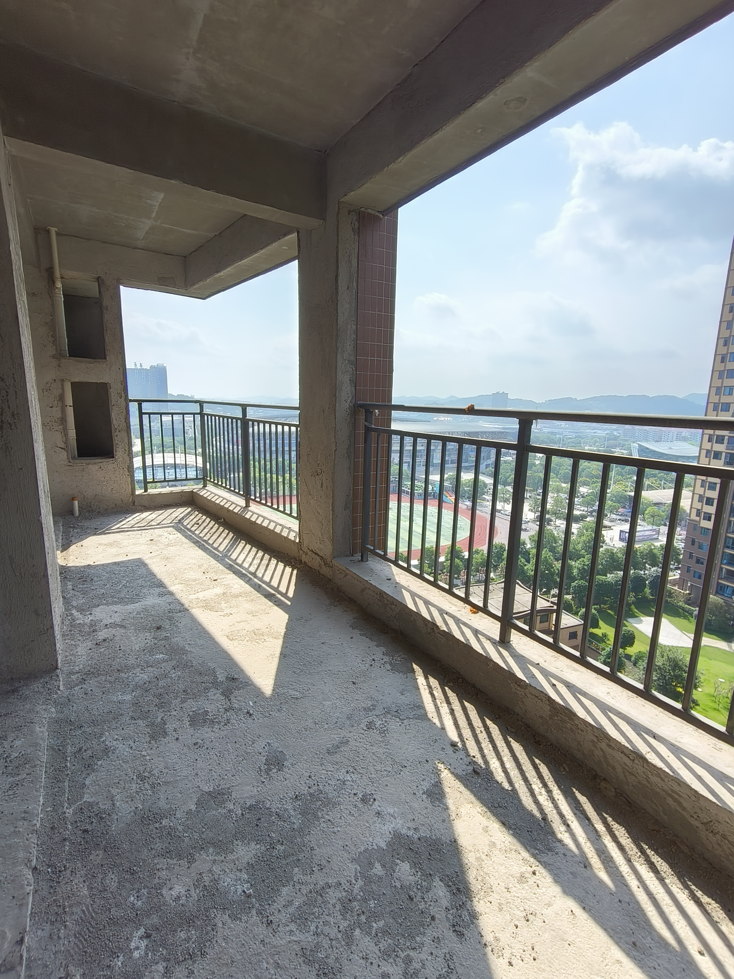 五洲锦城 4室2厅2卫 66.8万 五洲锦城 4室2厅2卫 66.8万客厅