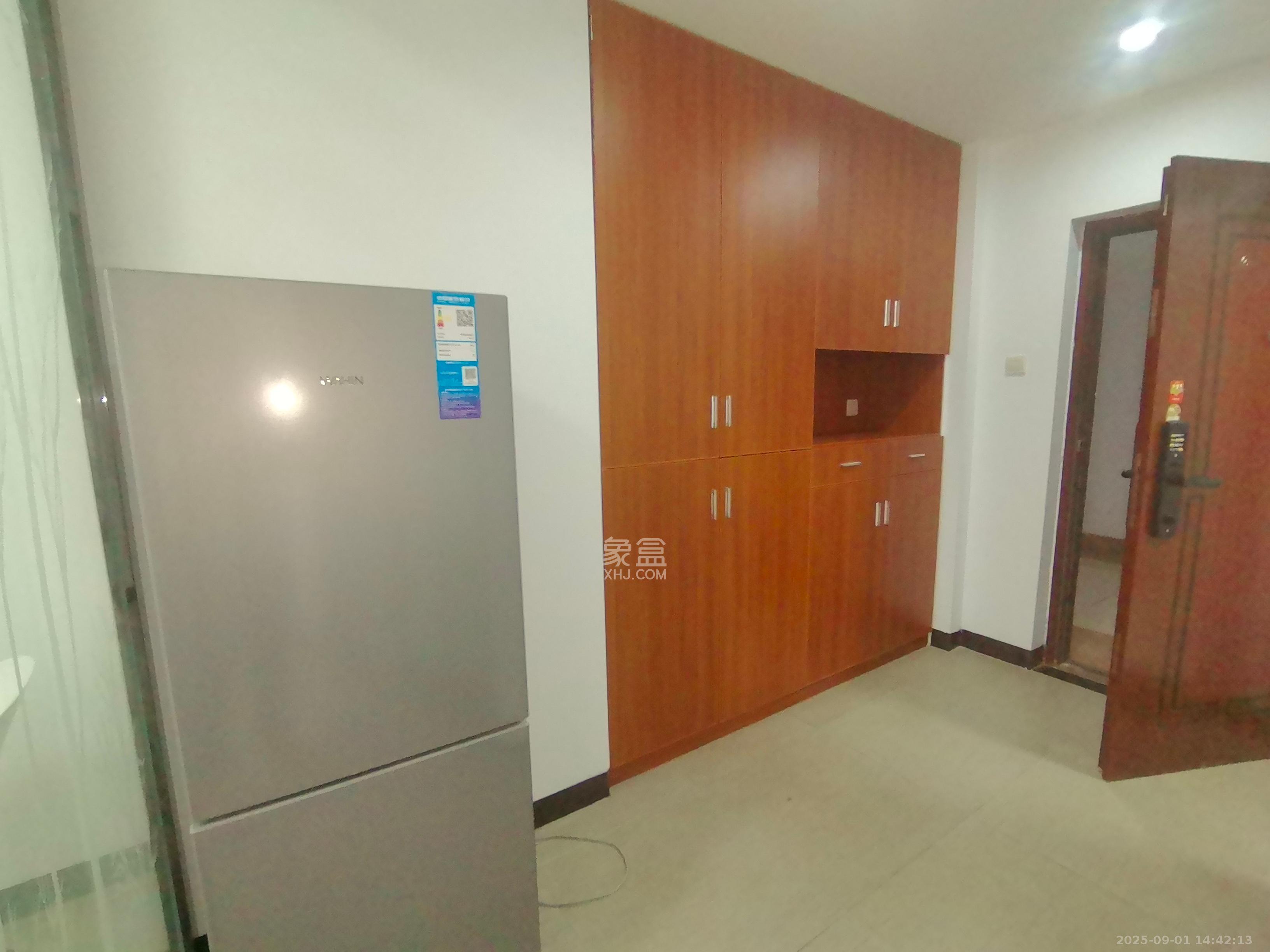 同丰中央广场  1室1厅1卫    1000.0元/月 同丰中央广场  1室1厅1卫    1000.0元/月室内图