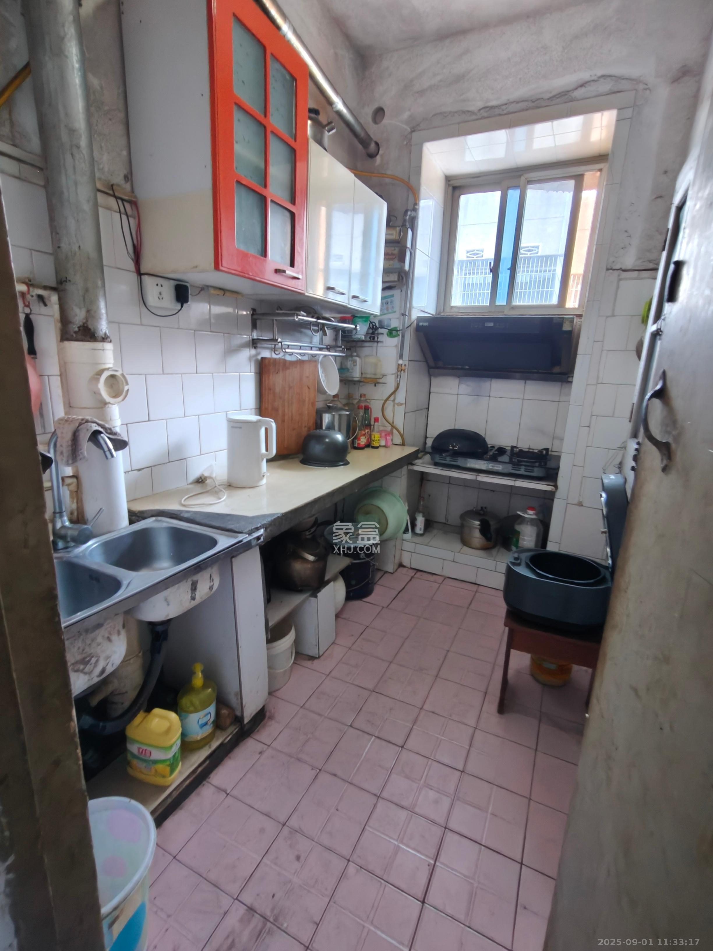 中建五局信和苑三区 2室1厅1卫 1100.0元/月 中建五局信和苑三区 2室1厅1卫 1100.0元/月室内图