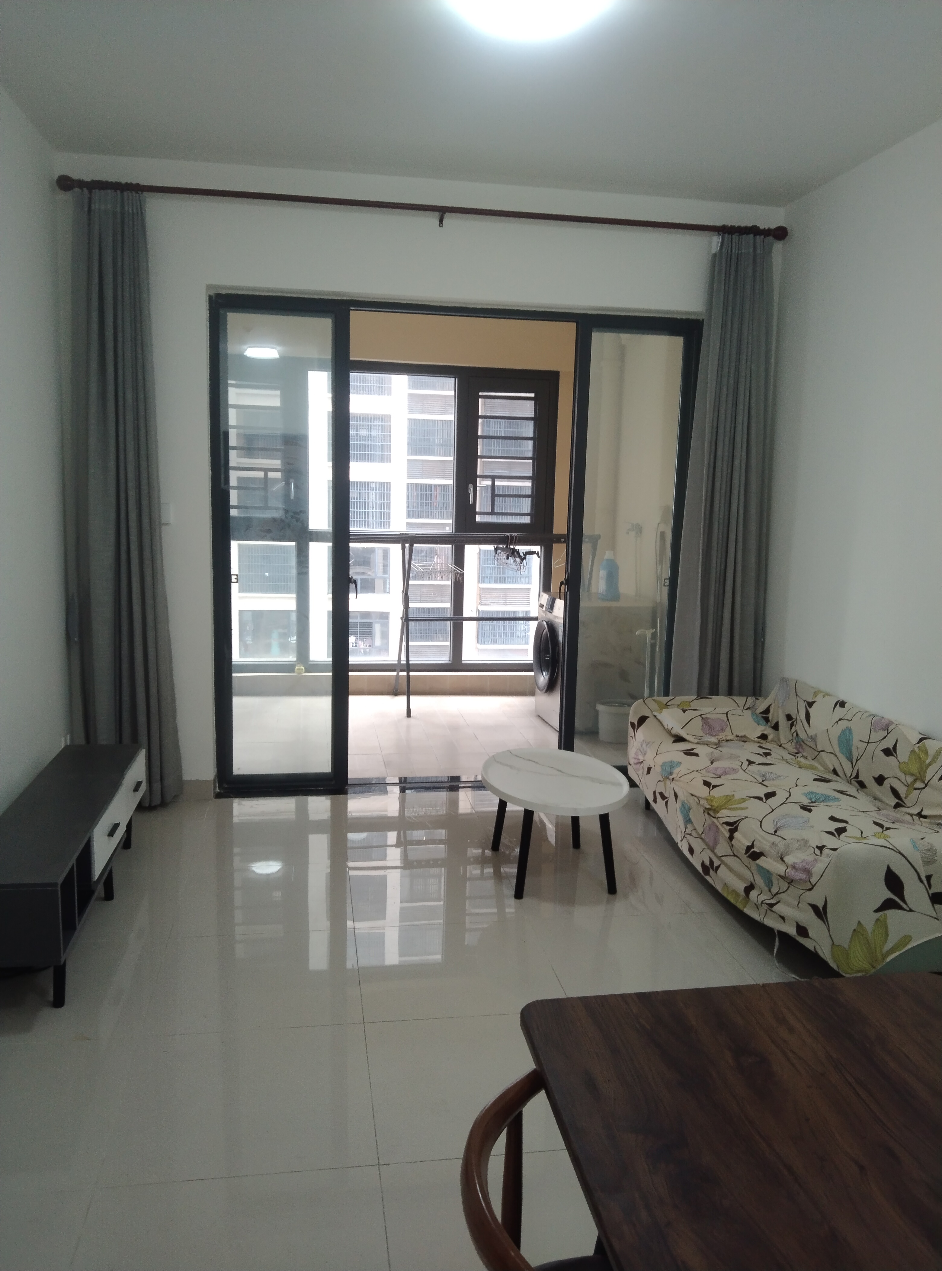 龙岐雅苑  2室1厅1卫    2500.0元/月 龙岐雅苑  2室1厅1卫    2500.0元/月室内图