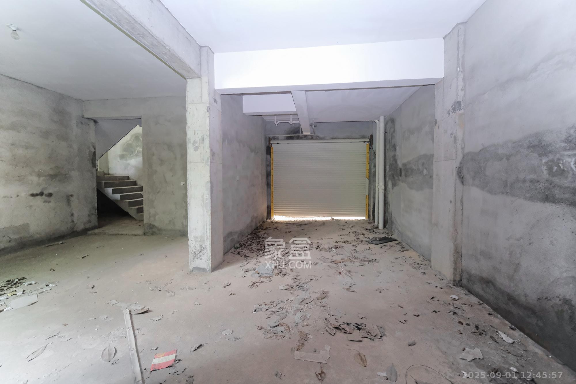 山水湾  6室3厅3卫    438.0万 山水湾  6室3厅3卫    438.0万其他