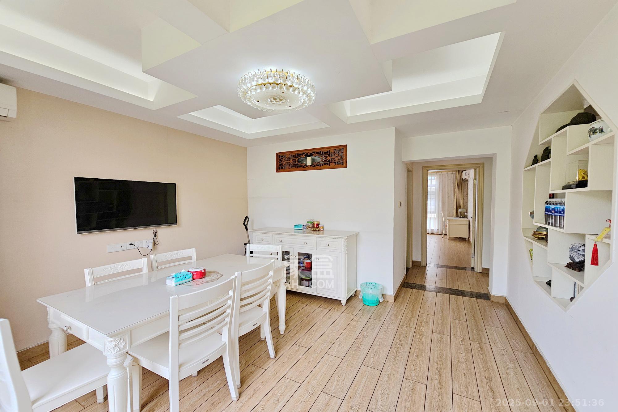 绿城桂花城 4室2厅2卫 148.5万 绿城桂花城 4室2厅2卫 148.5万客厅