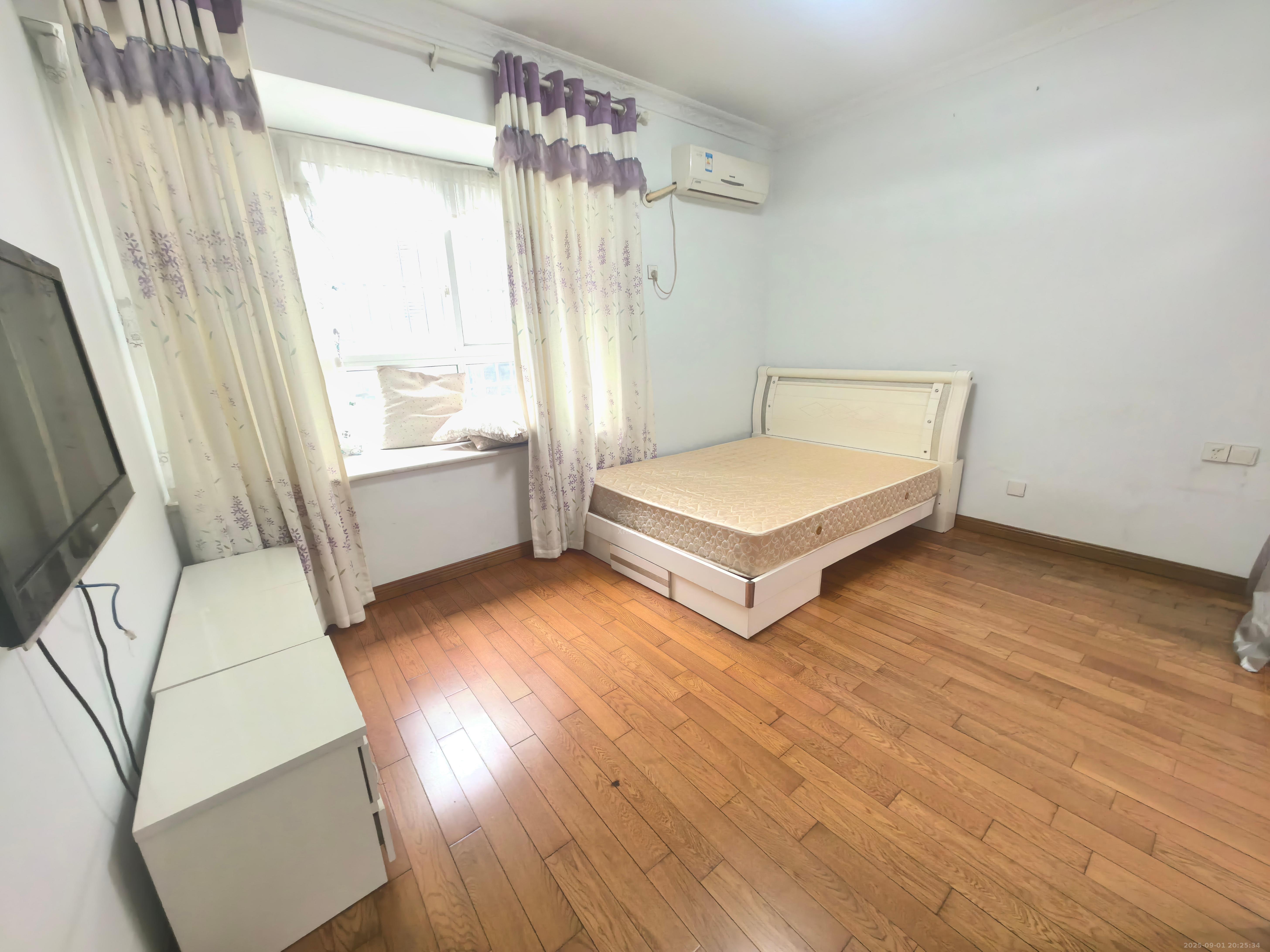 印象华都 2室2厅1卫 1300.00元/月 印象华都 2室2厅1卫 1300.00元/月室内图