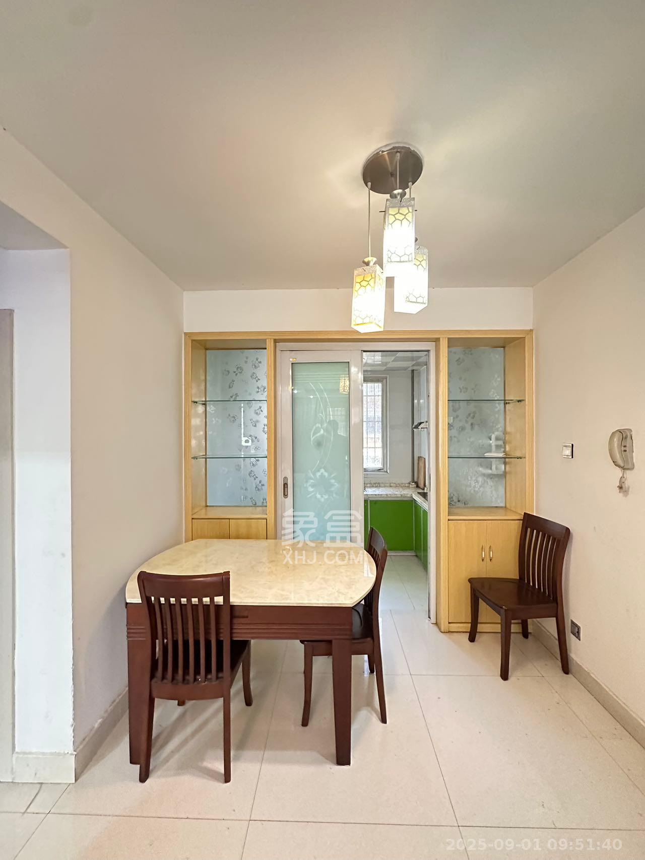 景环小区  2室2厅1卫    1400.0元/月 景环小区  2室2厅1卫    1400.0元/月室内图