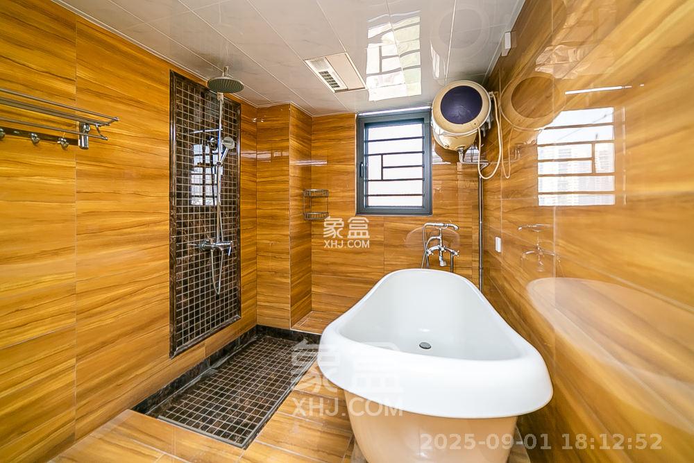 逸景苑 3室2厅2卫 2000.0元/月 逸景苑 3室2厅2卫 2000.0元/月室内图