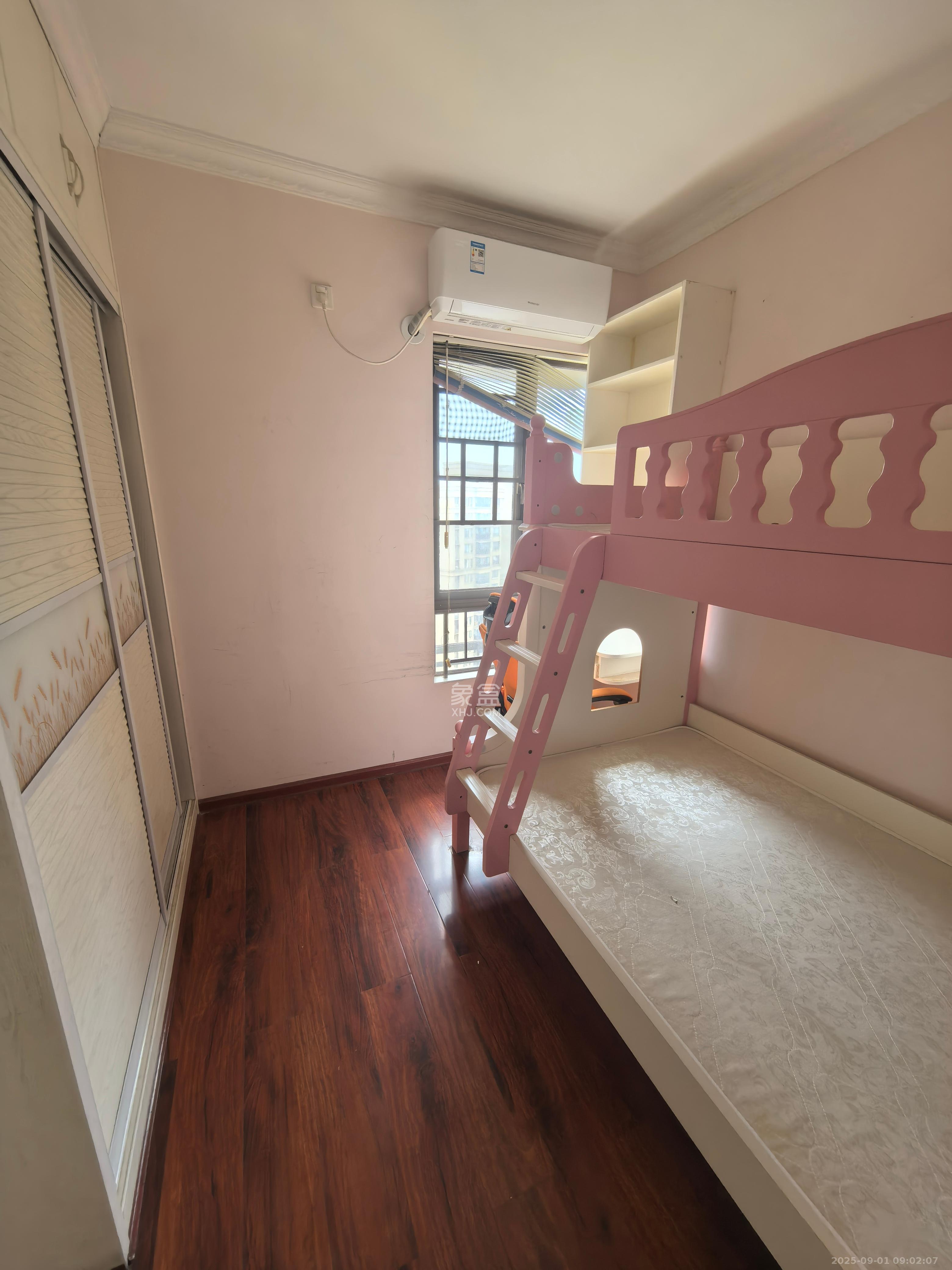 华润橡树湾 3室2厅1卫 2100.0元/月 华润橡树湾 3室2厅1卫 2100.0元/月室内图