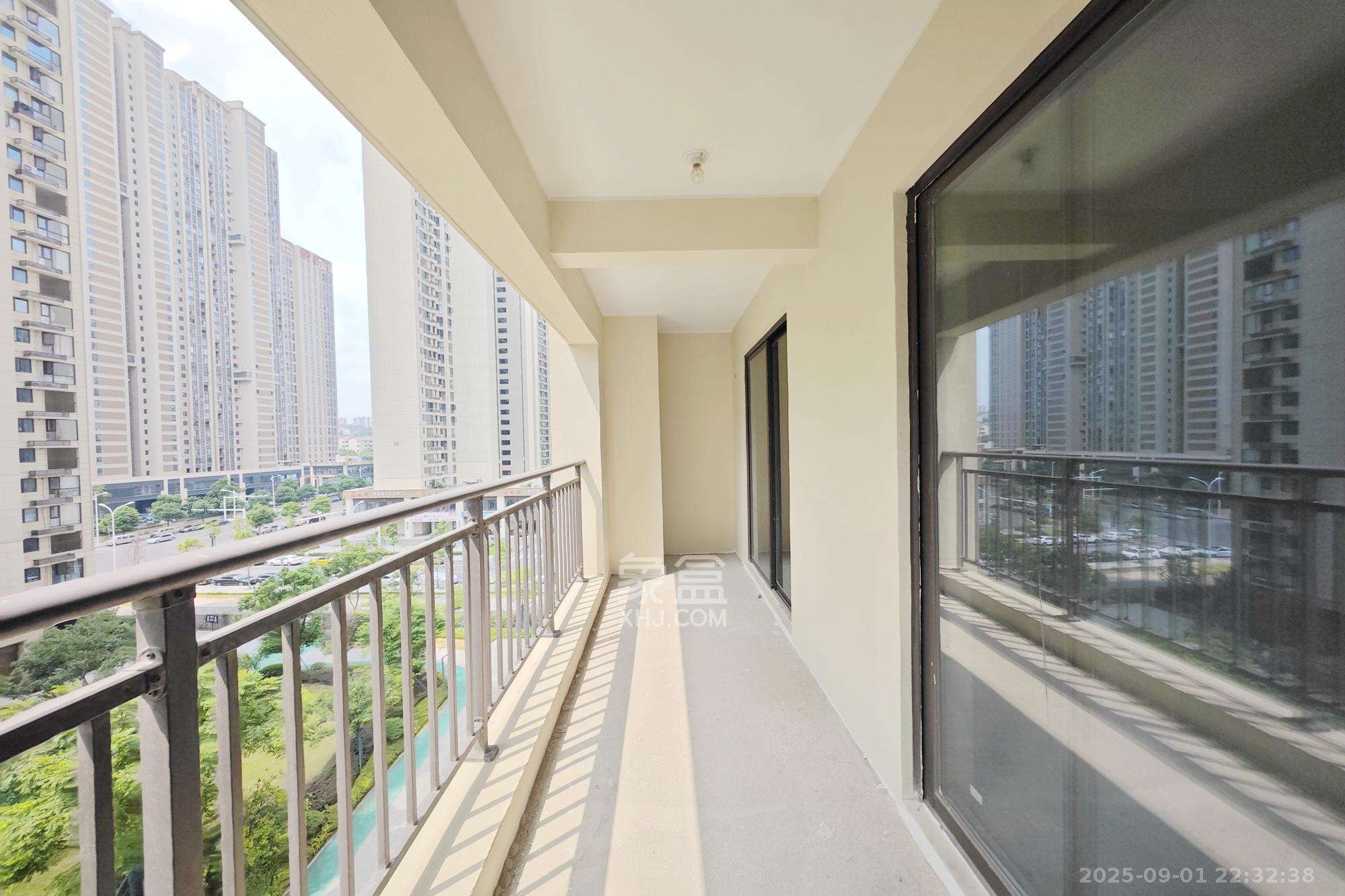 旭辉国悦府  4室2厅2卫    149.8万 旭辉国悦府  4室2厅2卫    149.8万阳台