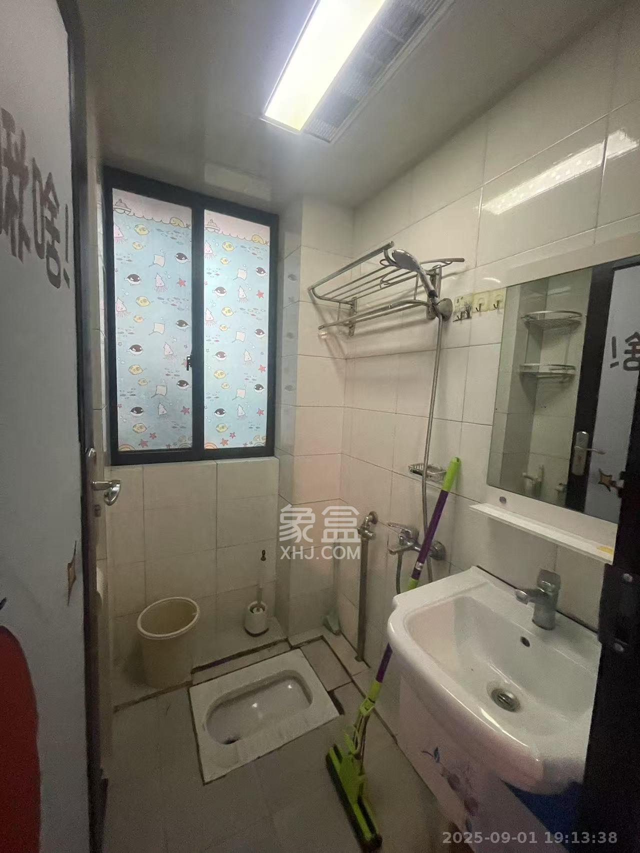 嘉顿新天地 1室1厅1卫 2400.0元/月 嘉顿新天地 1室1厅1卫 2400.0元/月室内图