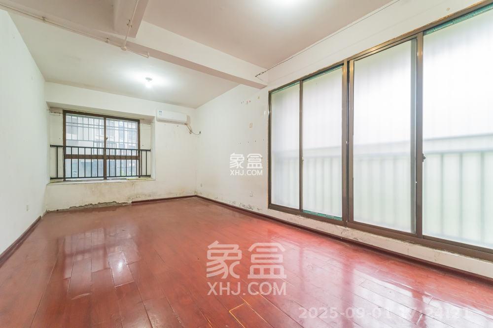 湖湾世景  4室2厅1卫    2000.0元/月 湖湾世景  4室2厅1卫    2000.0元/月室内图