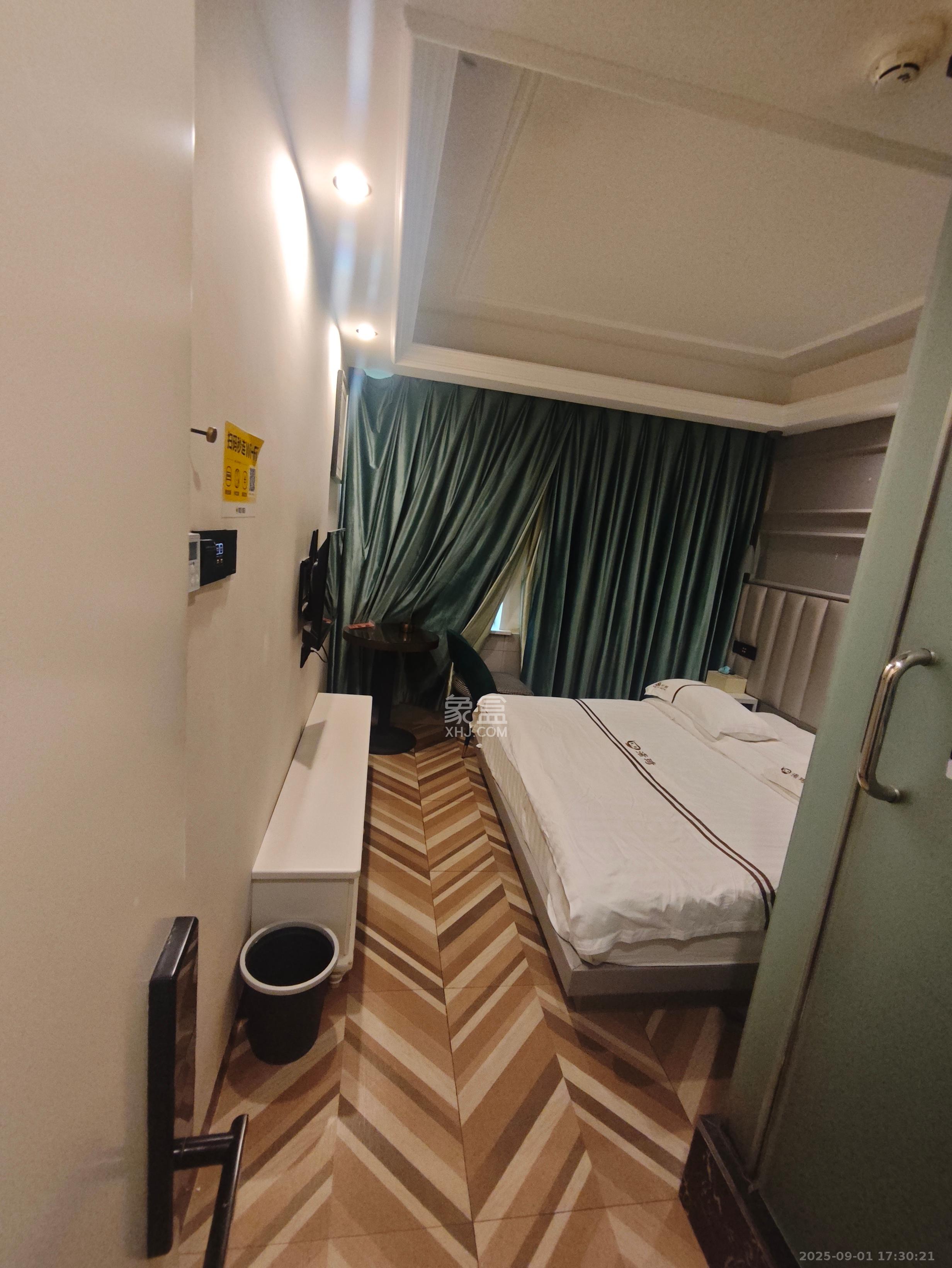 联合商厦  9室0厅9卫    7500.0元/月 联合商厦  9室0厅9卫    7500.0元/月室内图