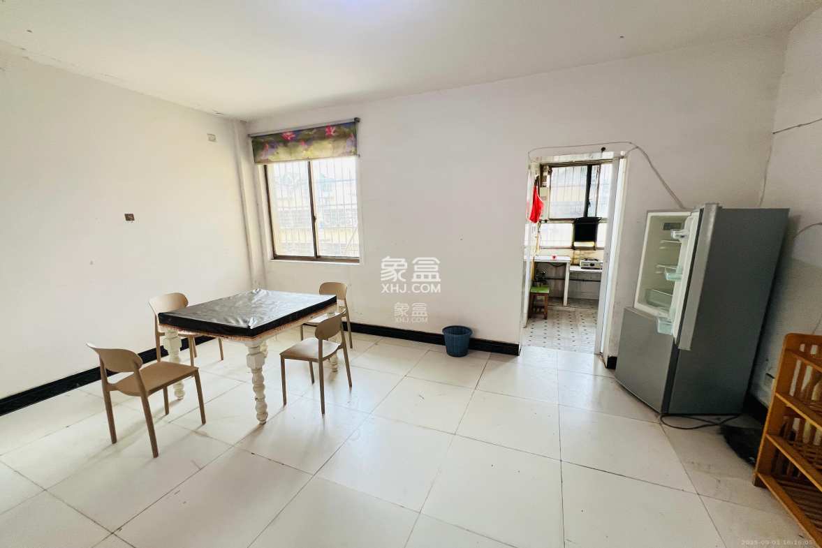 扬帆小区 2室1厅1卫 1200.0元/月 扬帆小区 2室1厅1卫 1200.0元/月室内图