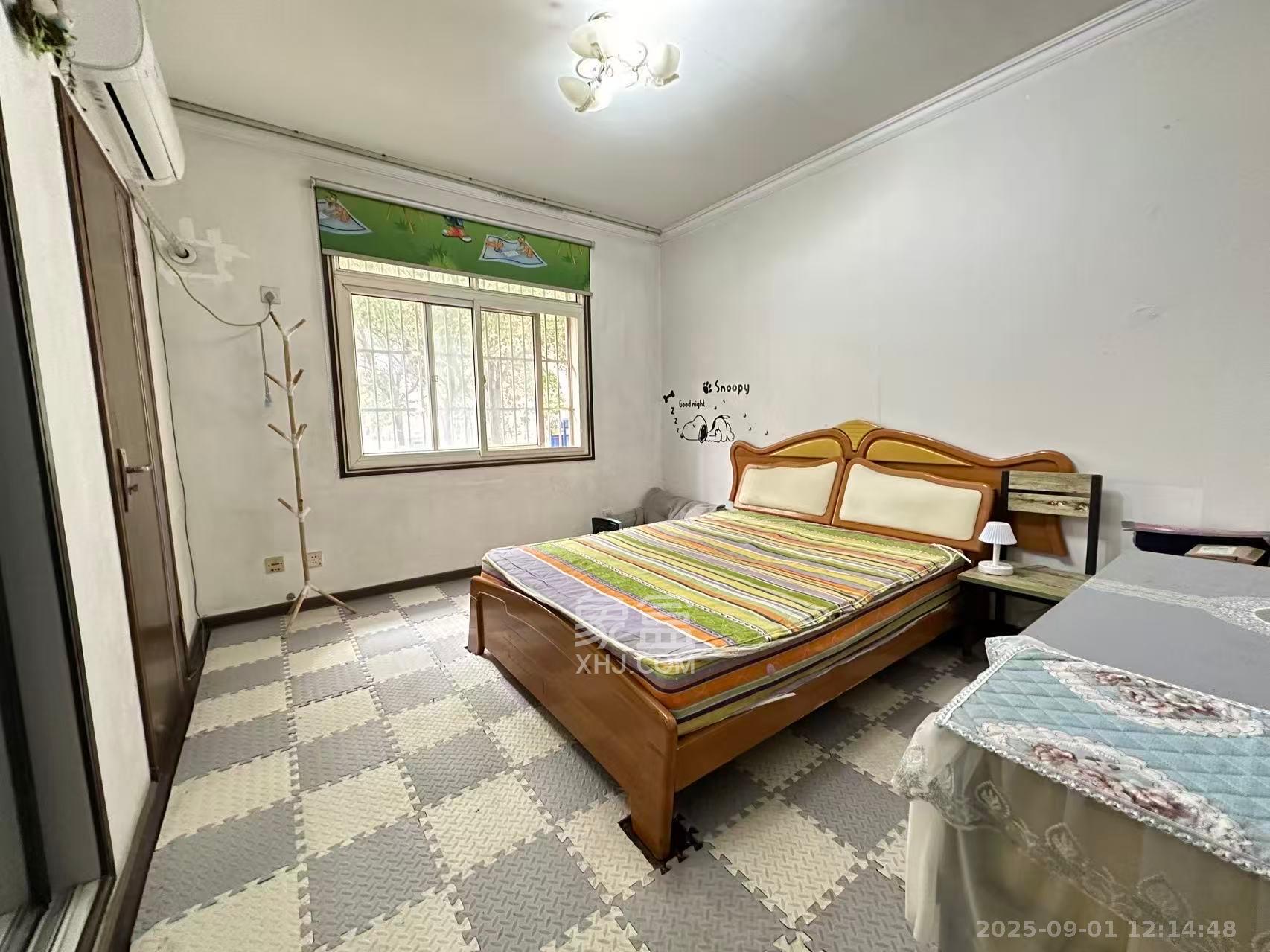 四方小区 4室2厅2卫 2500.0元/月 四方小区 4室2厅2卫 2500.0元/月室内图