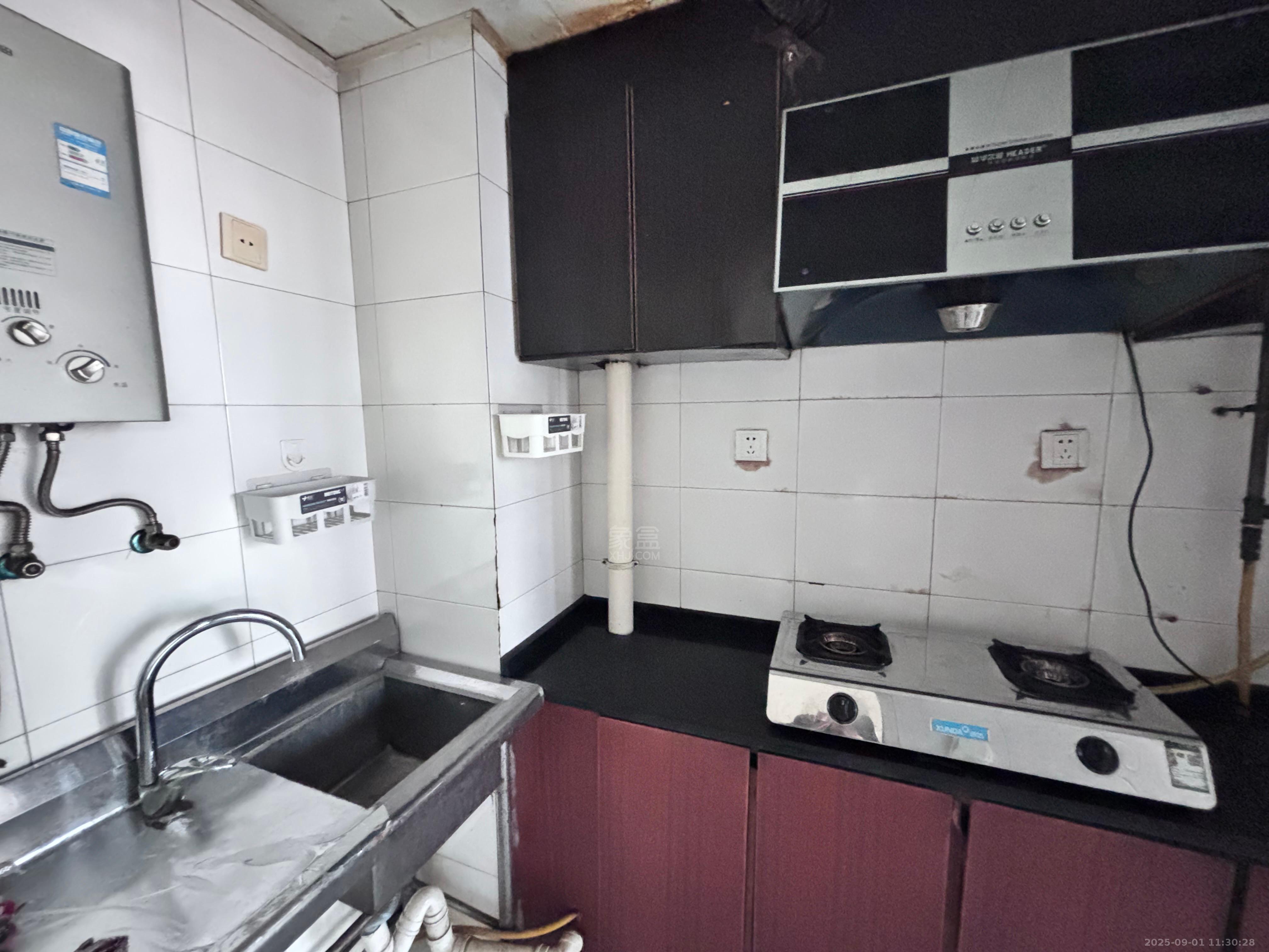 现代城 1室1厅1卫 800.0元/月 现代城 1室1厅1卫 800.0元/月室内图