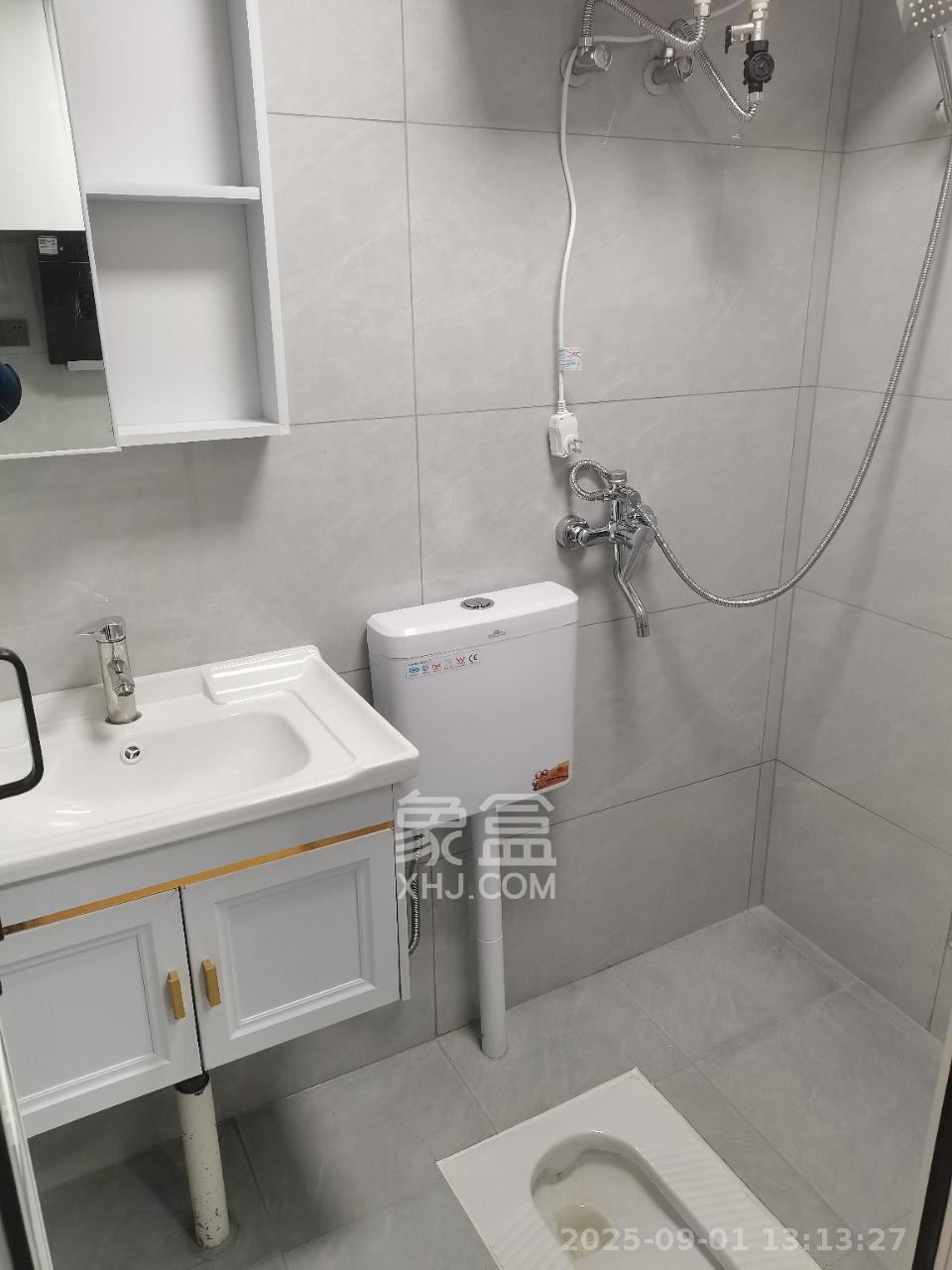 壹廷中央府院(福地花园) 1室1厅1卫 1800.0元/月 壹廷中央府院(福地花园) 1室1厅1卫 1800.0元/月室内图