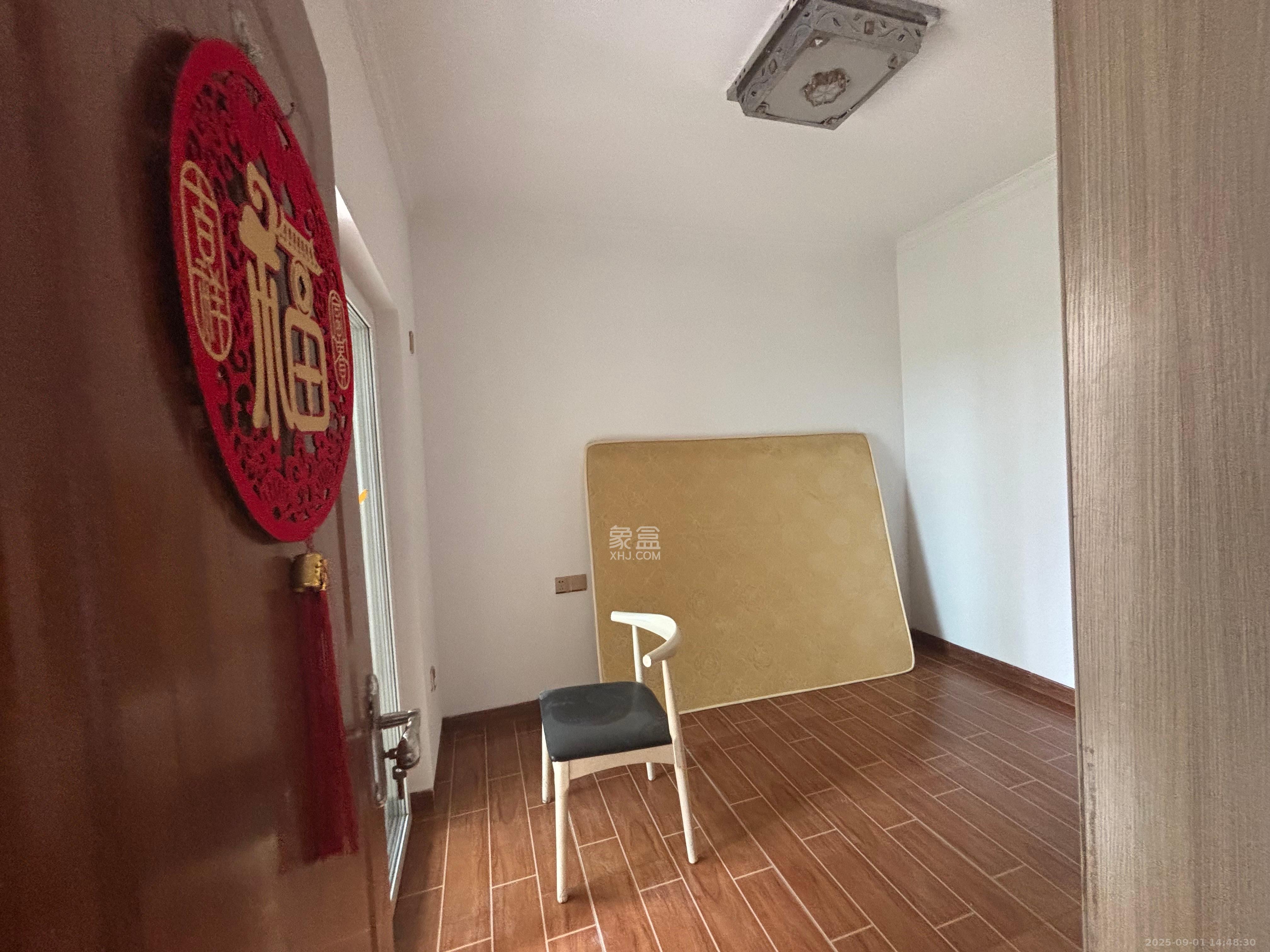 荷韵园 2室2厅1卫 1700.0元/月 荷韵园 2室2厅1卫 1700.0元/月室内图