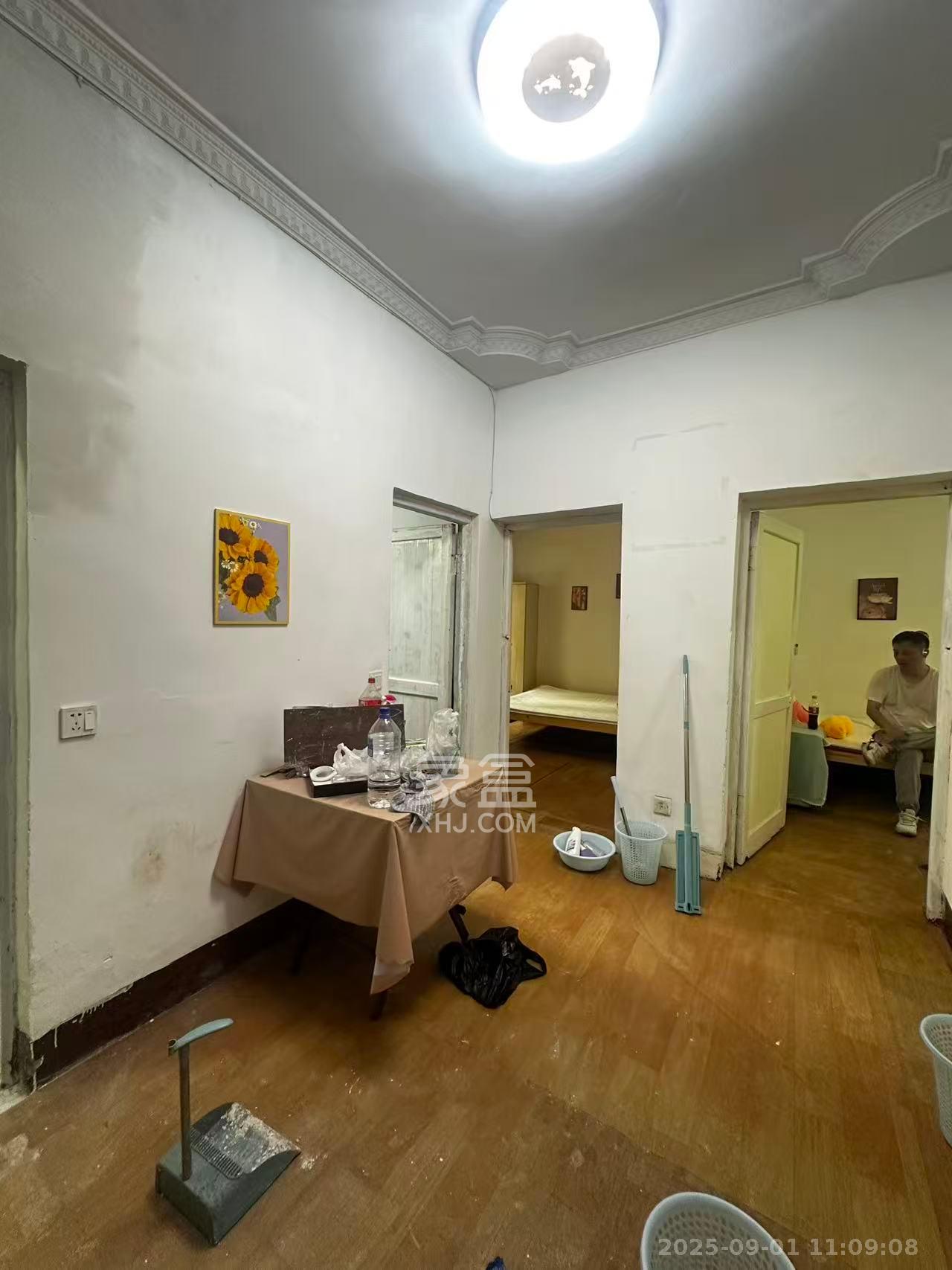 人民新村  2室1厅1卫    1600.0元/月 人民新村  2室1厅1卫    1600.0元/月