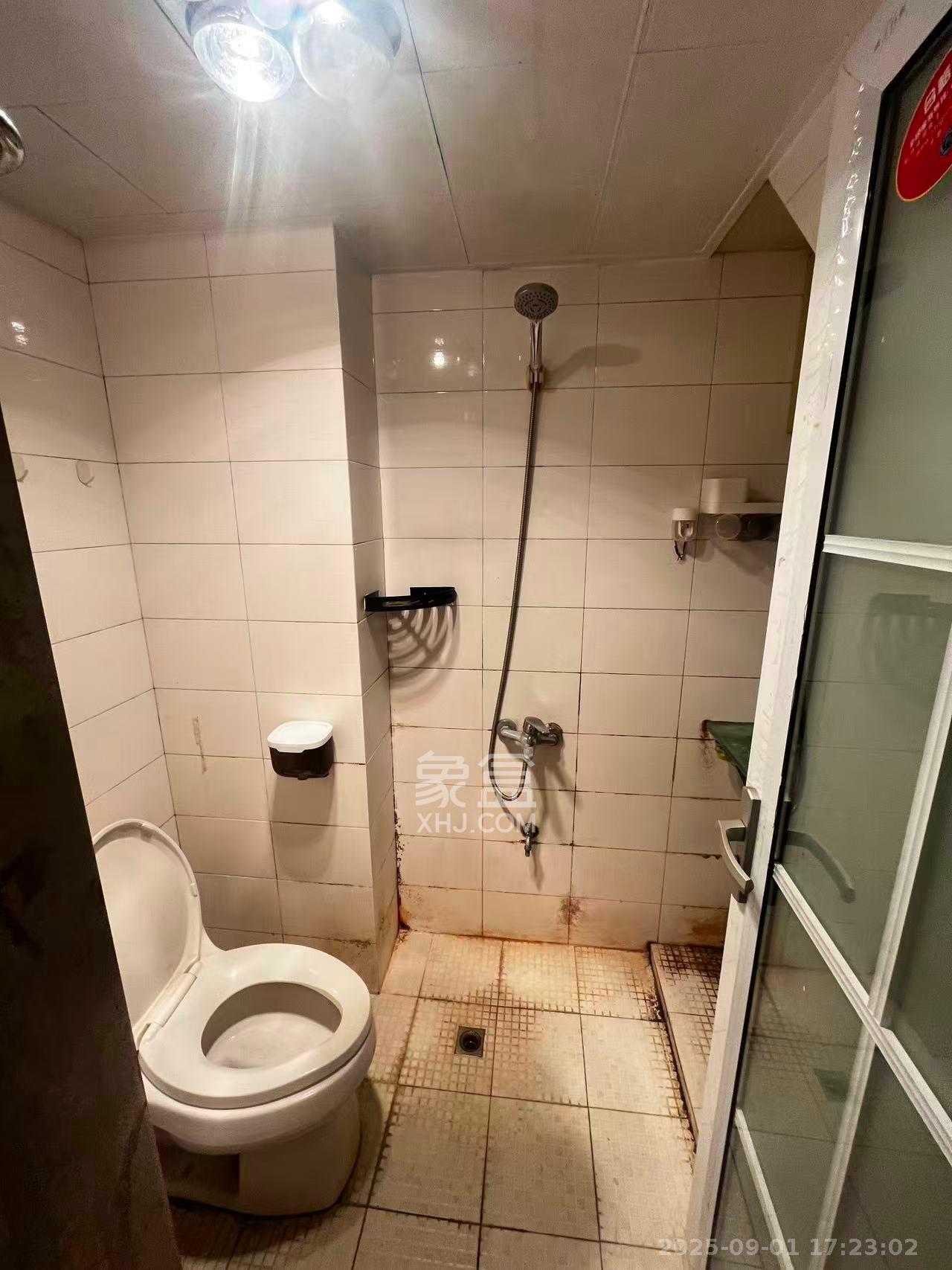 雍景园 2室1厅1卫 2200.0元/月 雍景园 2室1厅1卫 2200.0元/月室内图