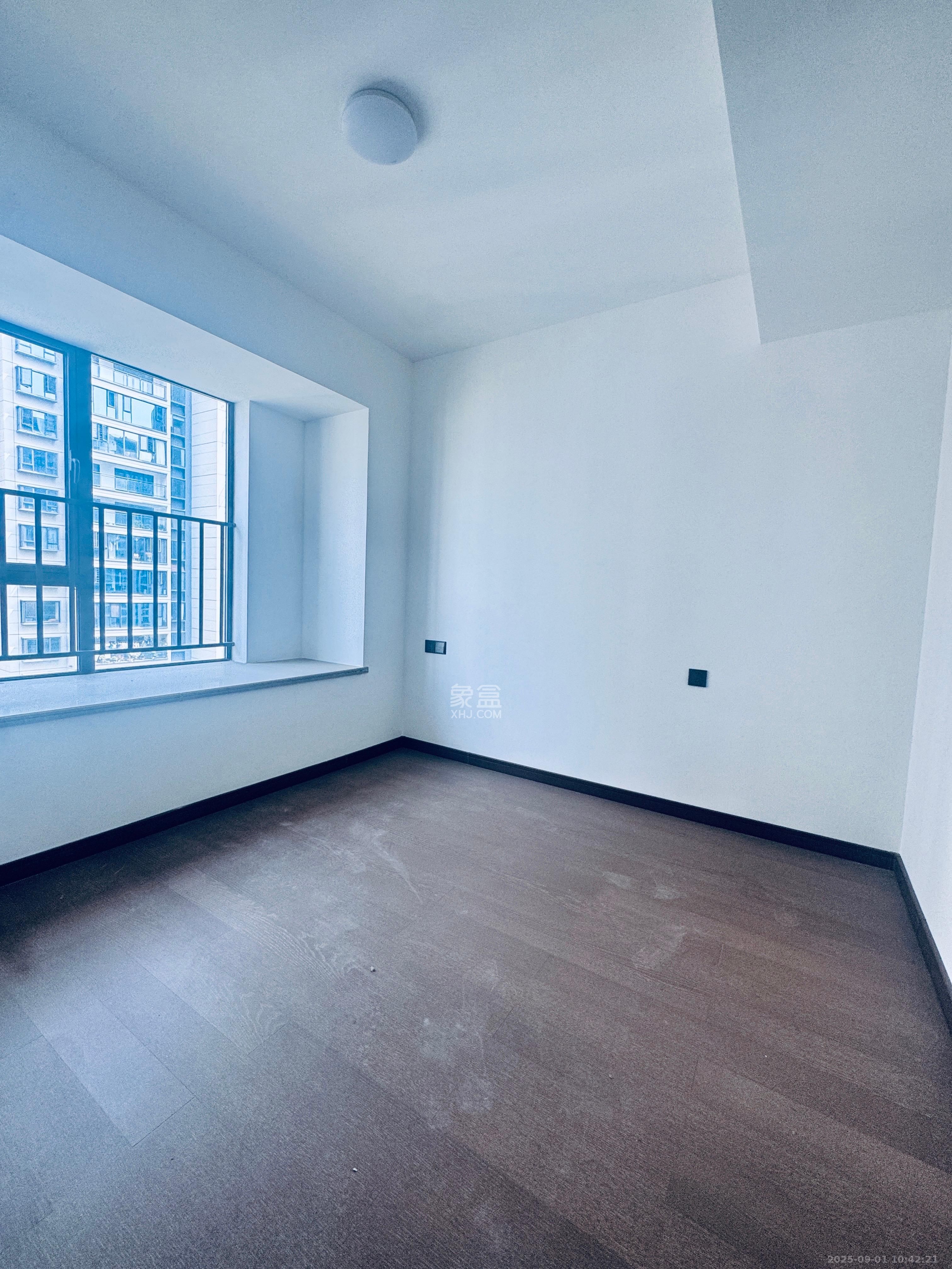 卓越洋湖晴翠 4室2厅1卫 3800.0元/月 卓越洋湖晴翠 4室2厅1卫 3800.0元/月室内图