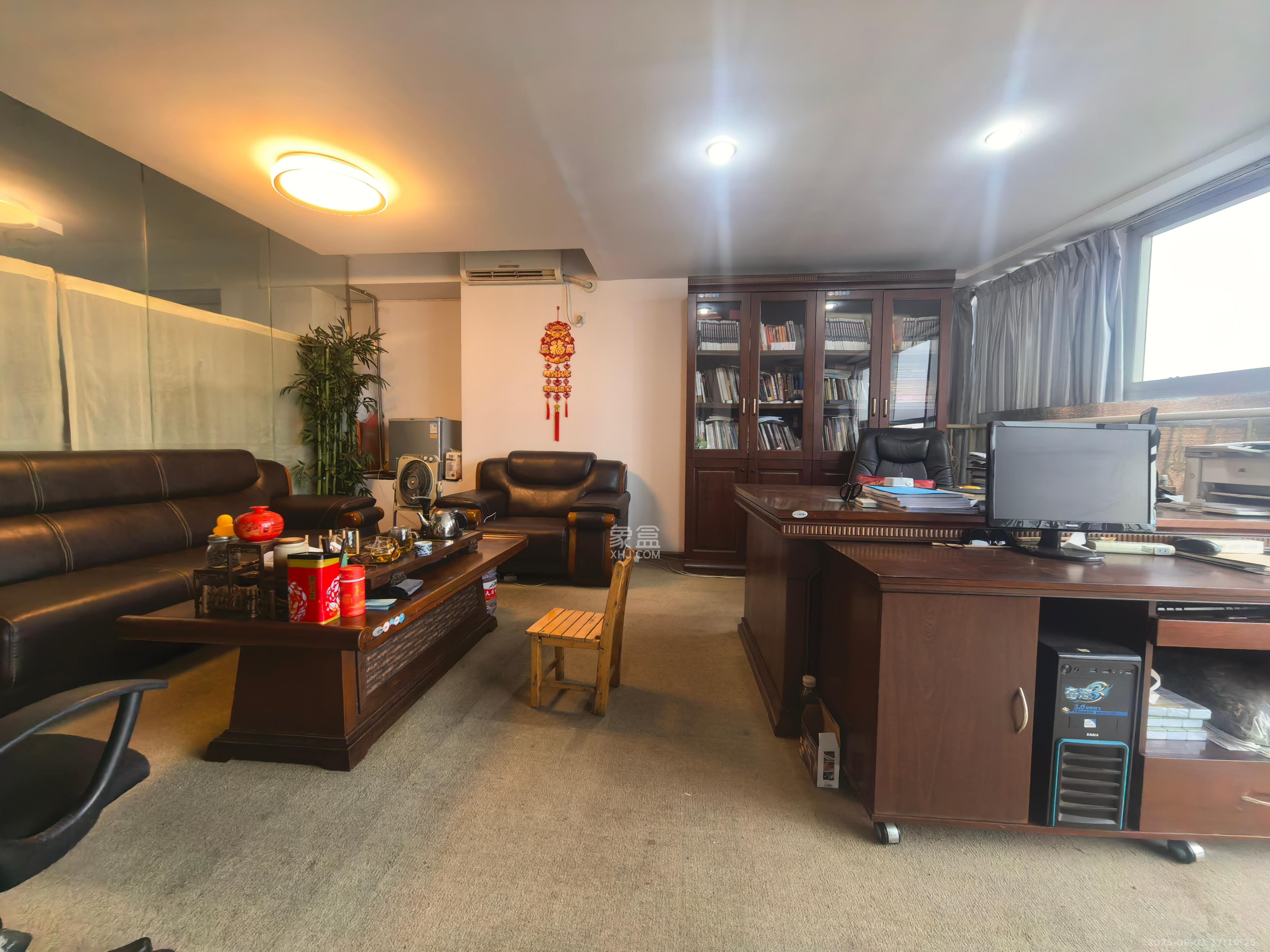 兴威名座  2室2厅1卫   3500.00元/月室内图